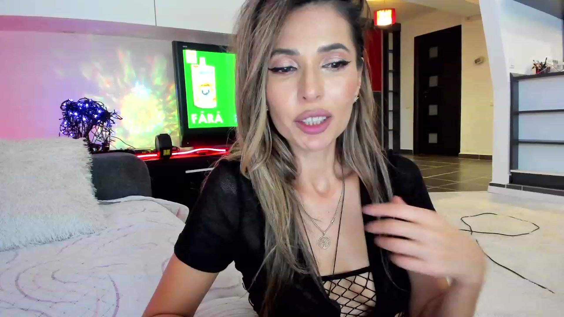 Gallery image thumbnail from LadyTinaofMFC's myfreecams stream on, 10/03/2023, 23:51 image 15 of 20