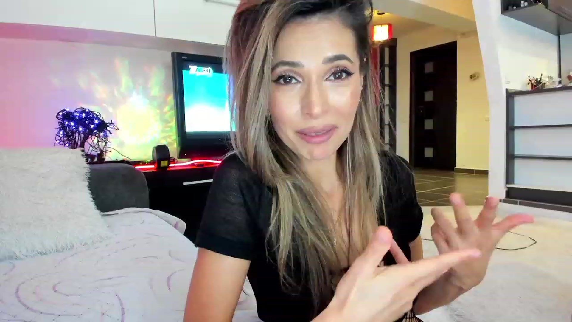 Gallery image thumbnail from LadyTinaofMFC's myfreecams stream on, 10/03/2023, 23:51 image 3 of 20