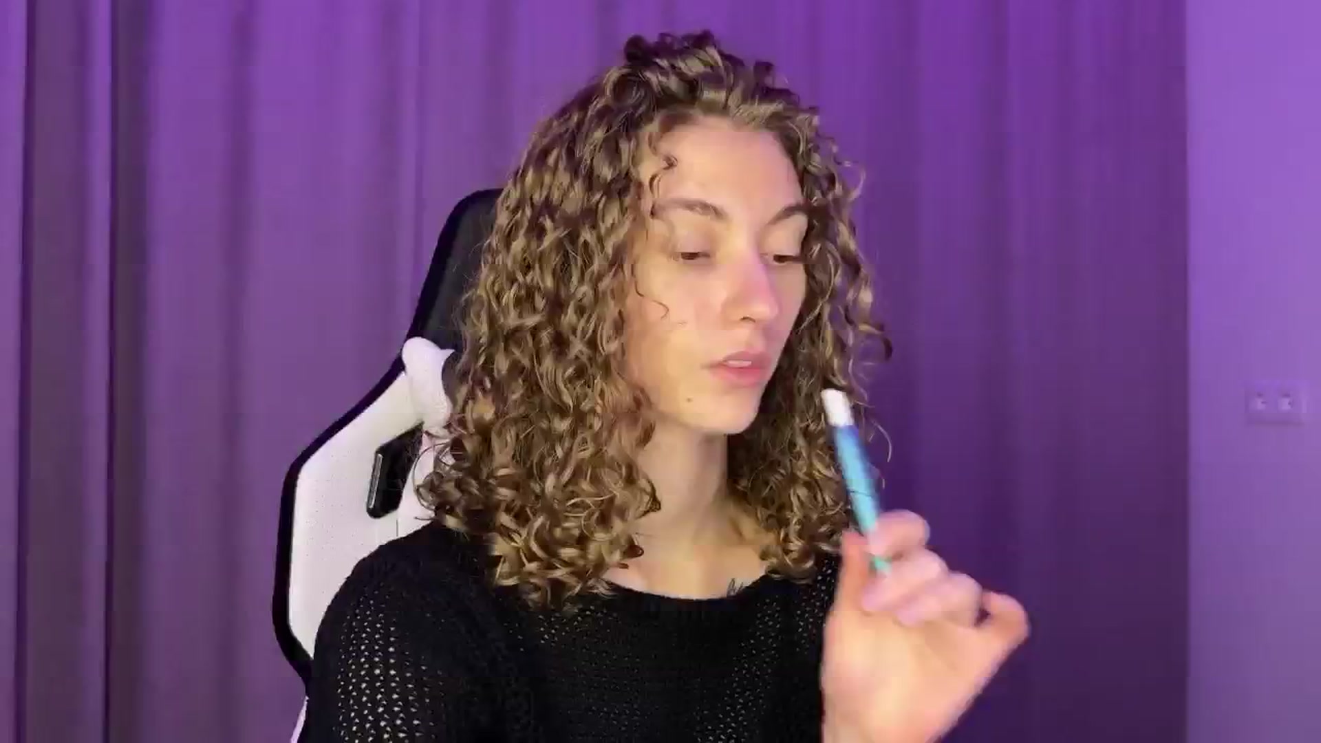 Gallery image thumbnail from Lady_Curls's myfreecams stream on, 11/24/2024, 18:47 image 9 of 20