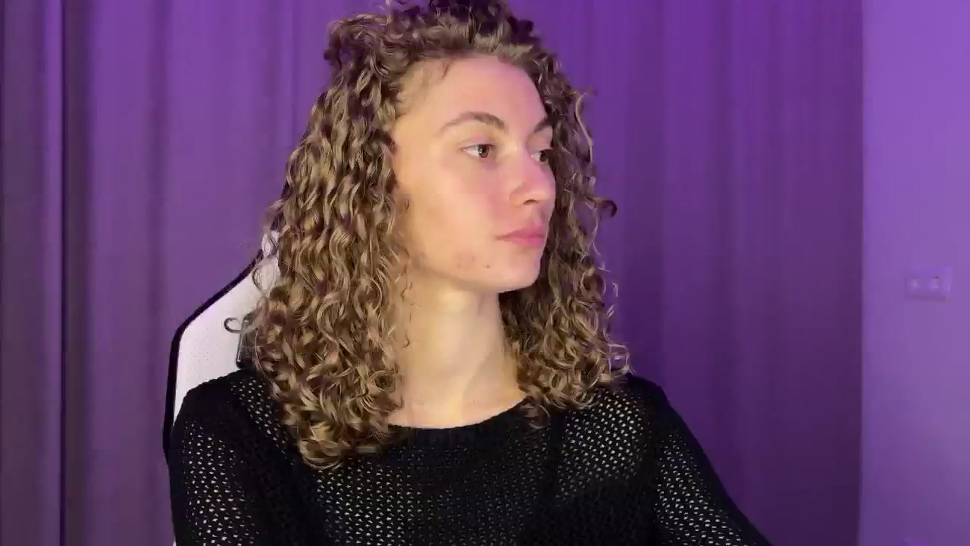 Gallery image thumbnail from Lady_Curls's myfreecams stream on, 11/24/2024, 19:31 image 1 of 20
