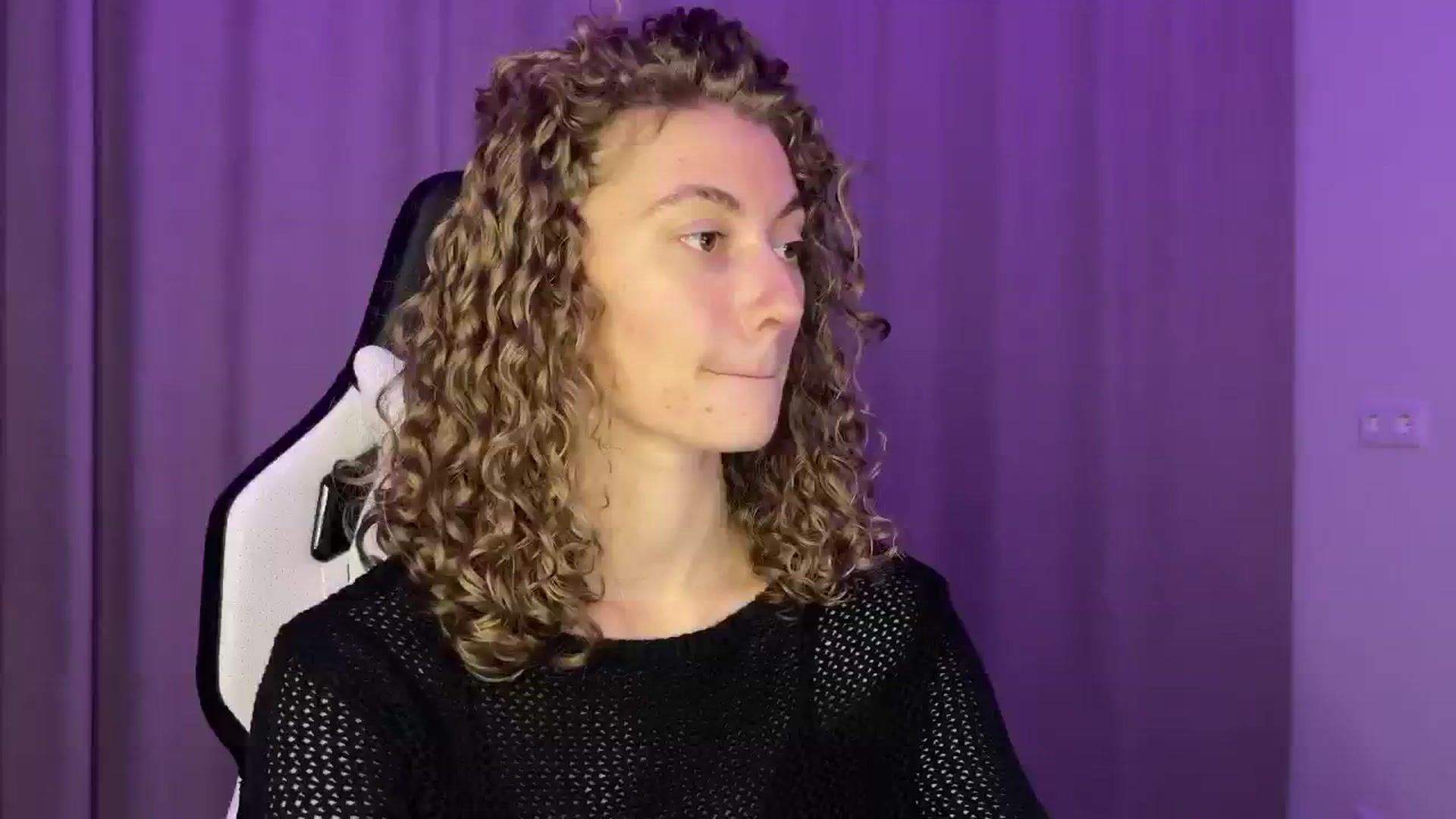 Gallery image thumbnail from Lady_Curls's myfreecams stream on, 11/24/2024, 19:31 image 2 of 20