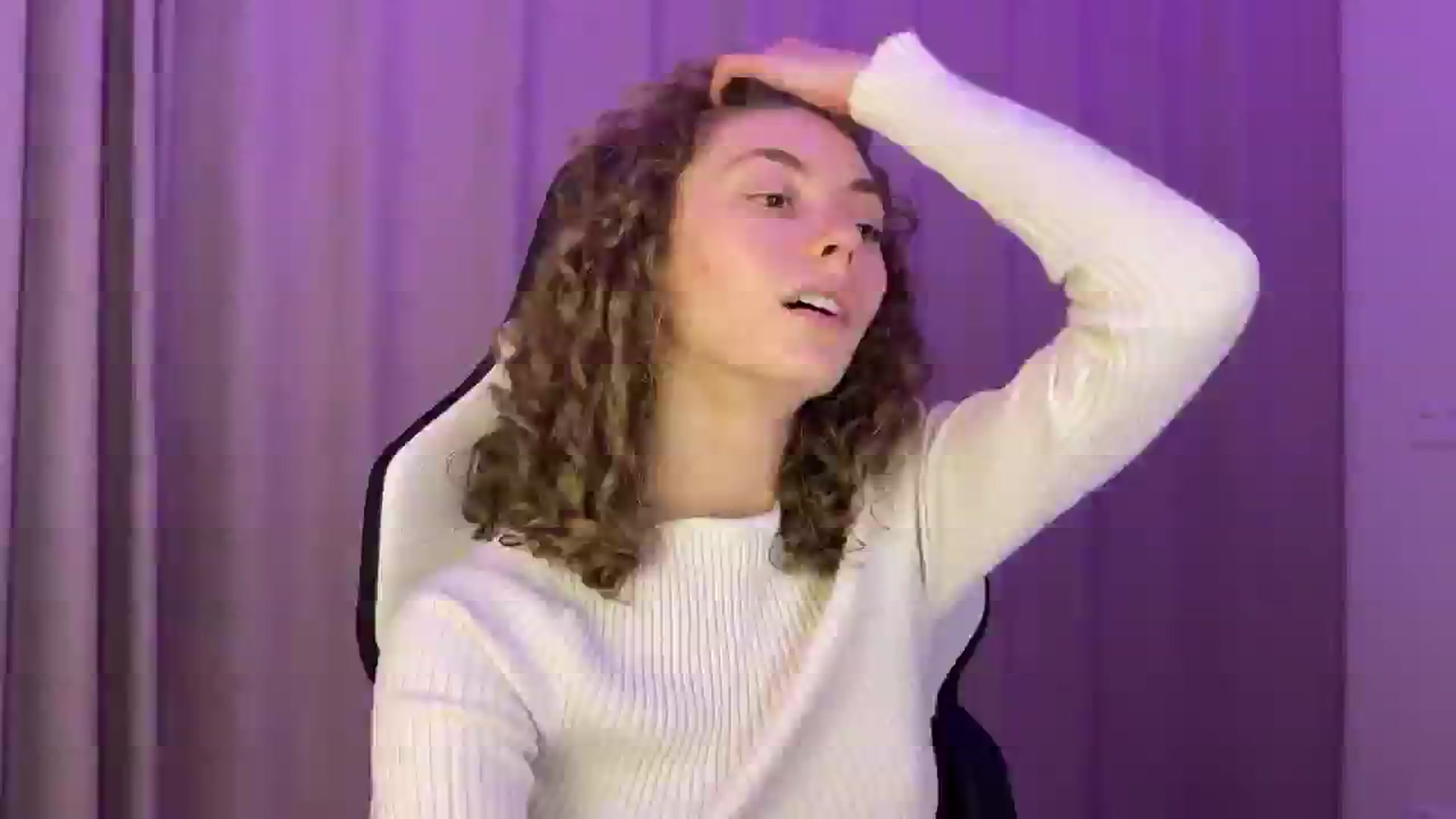 Gallery image thumbnail from Lady_Curls's myfreecams stream on, 11/29/2024, 01:22 image 20 of 20