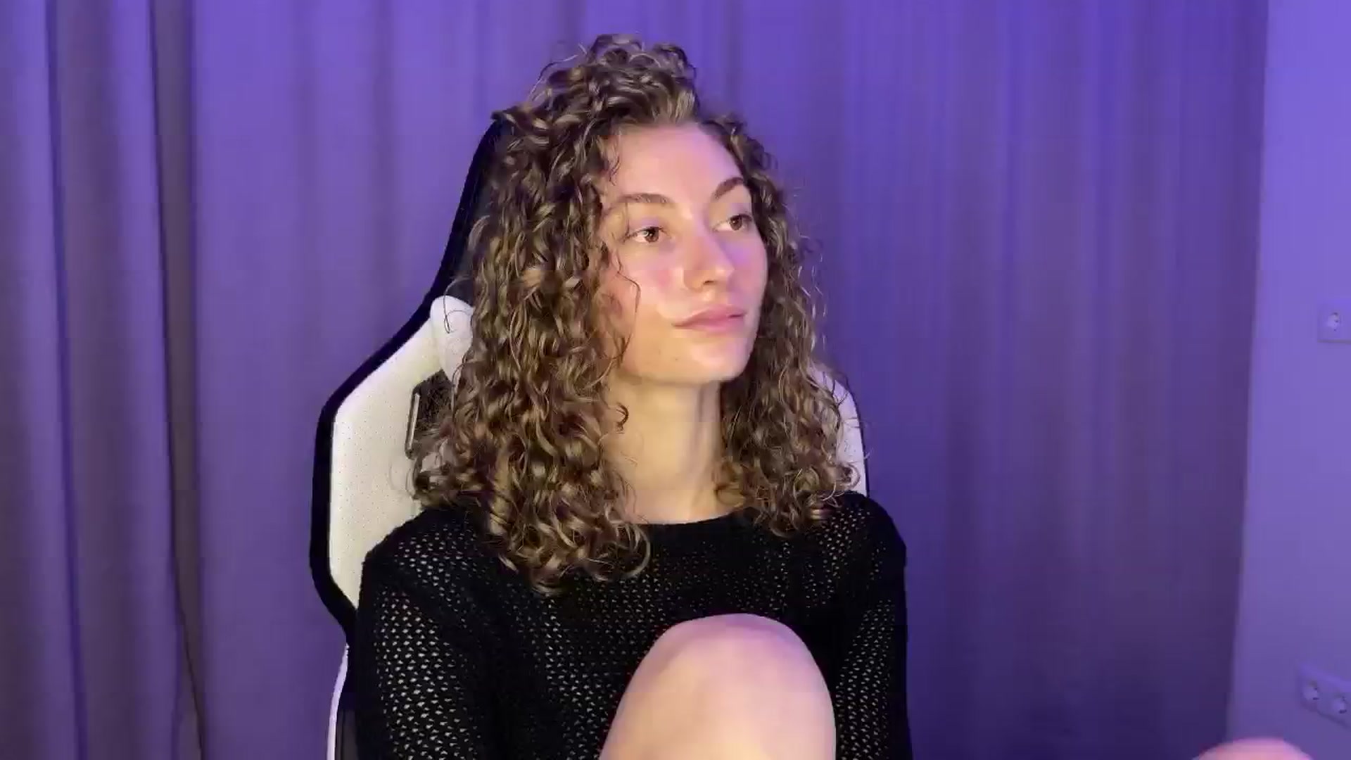 Gallery image thumbnail from Lady_Curls's myfreecams stream on, 12/04/2024, 01:17 image 18 of 20