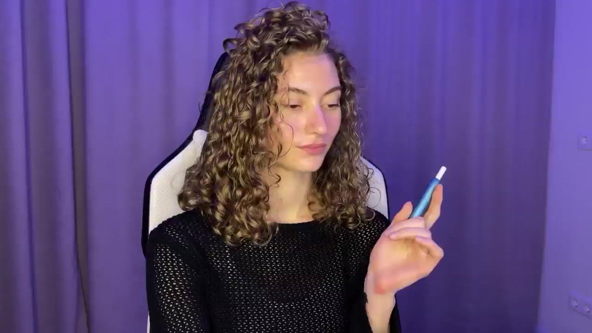 Gallery image thumbnail from Lady_Curls's myfreecams stream on, 12/04/2024, 01:17 image 15 of 20