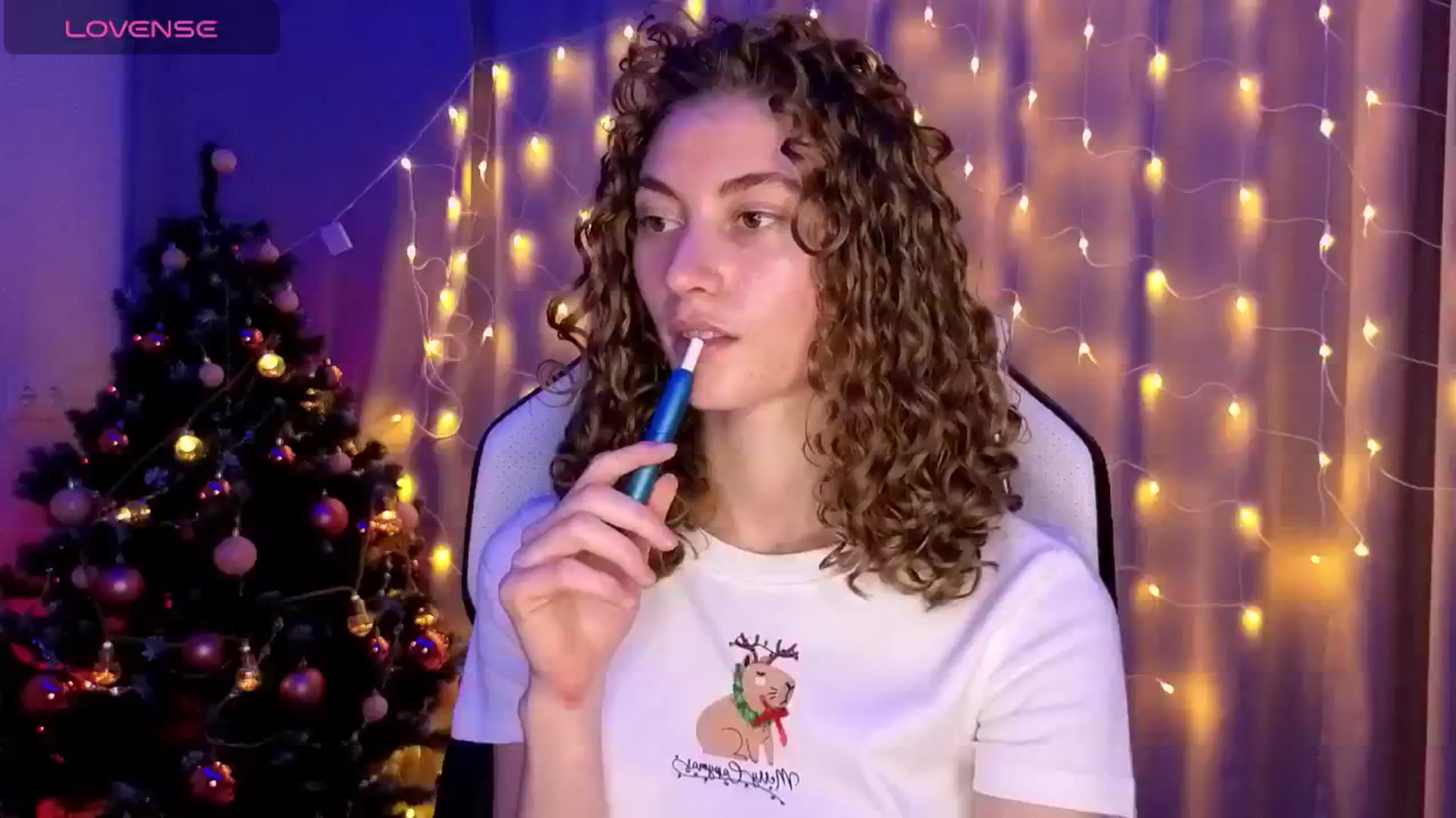 Gallery image thumbnail from Lady_Curls's myfreecams stream on, 12/20/2024, 01:17 image 4 of 20