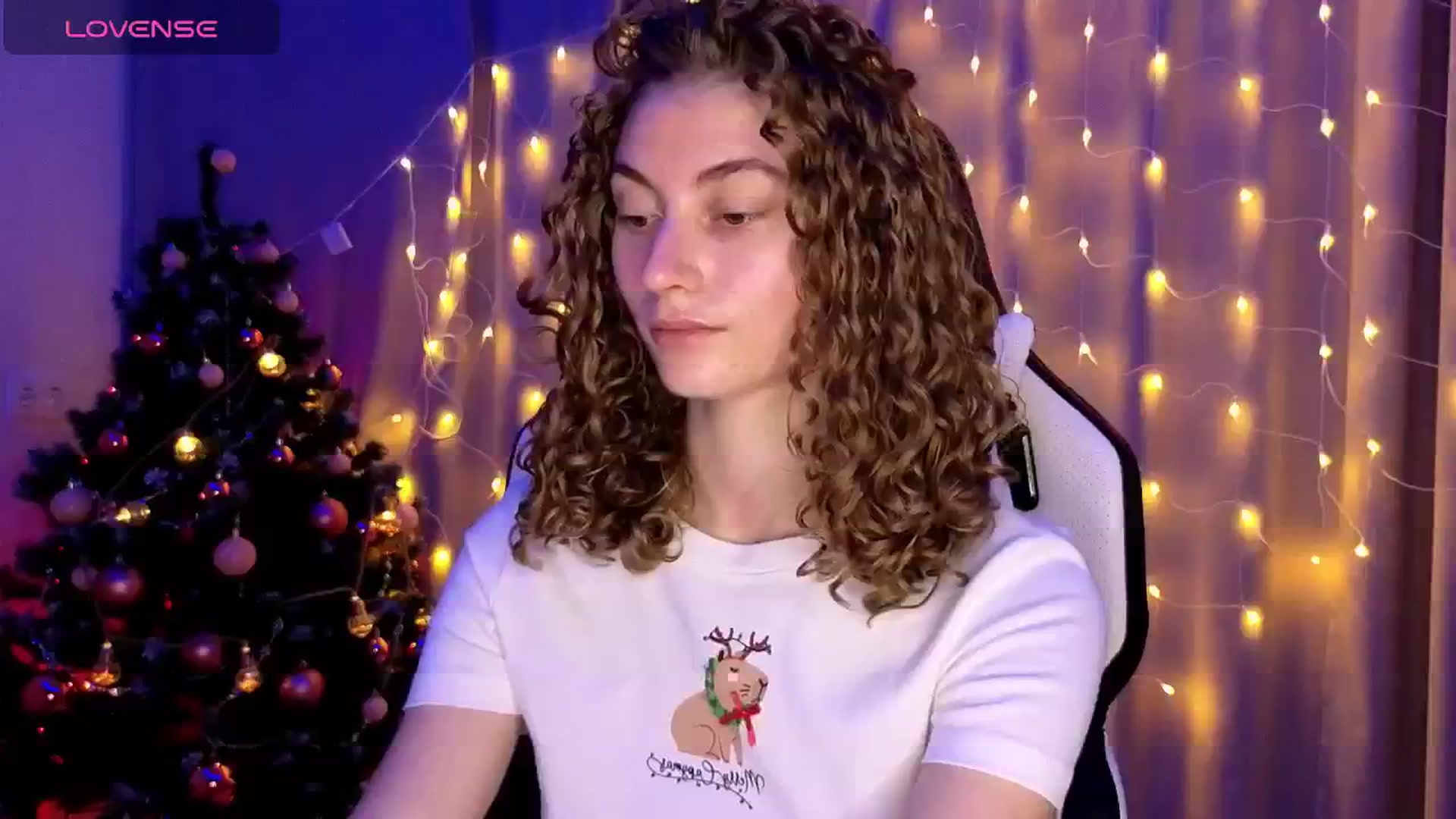 Gallery image thumbnail from Lady_Curls's myfreecams stream on, 12/20/2024, 01:17 image 1 of 20