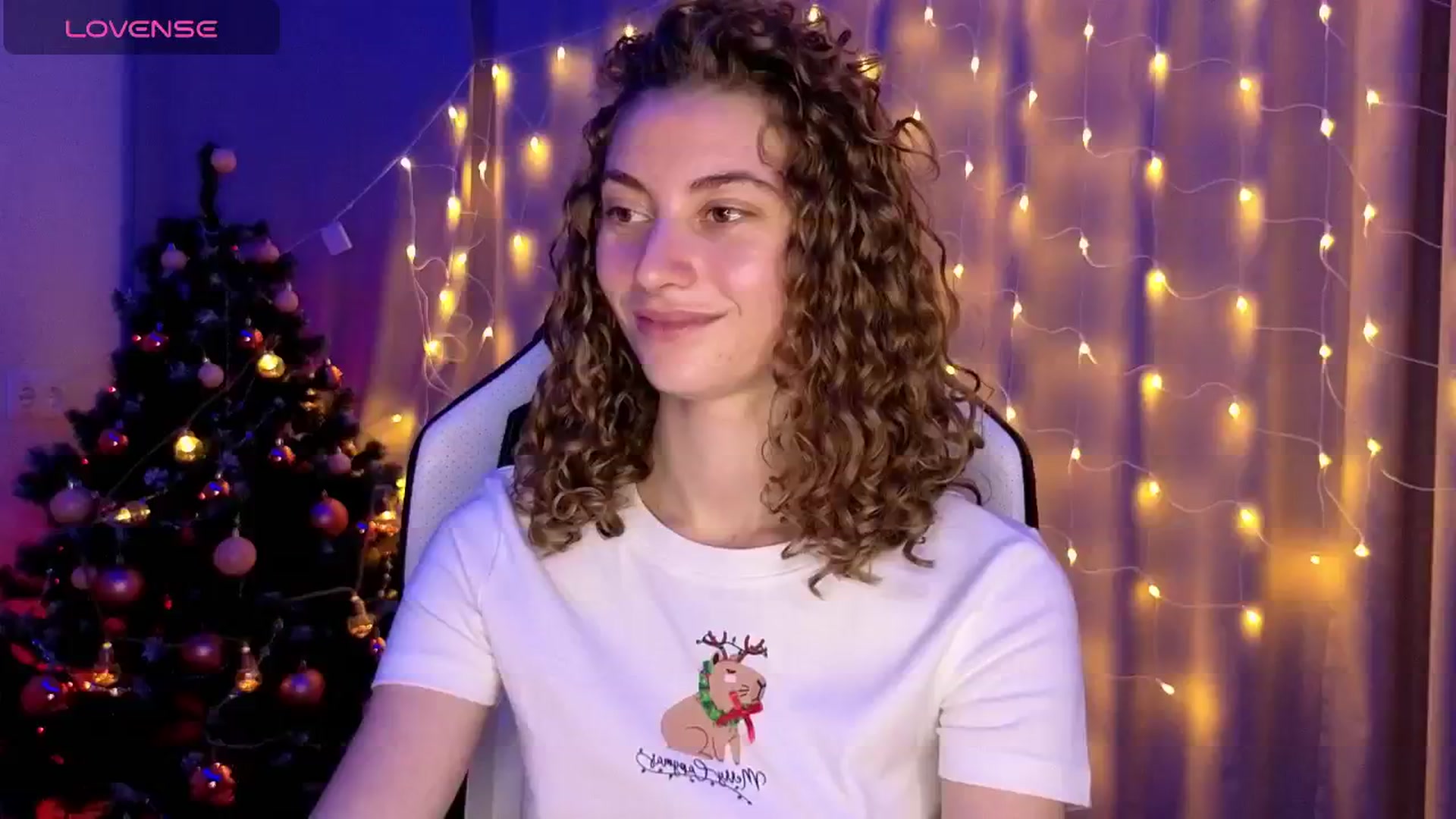 Gallery image thumbnail from Lady_Curls's myfreecams stream on, 12/20/2024, 01:17 image 19 of 20