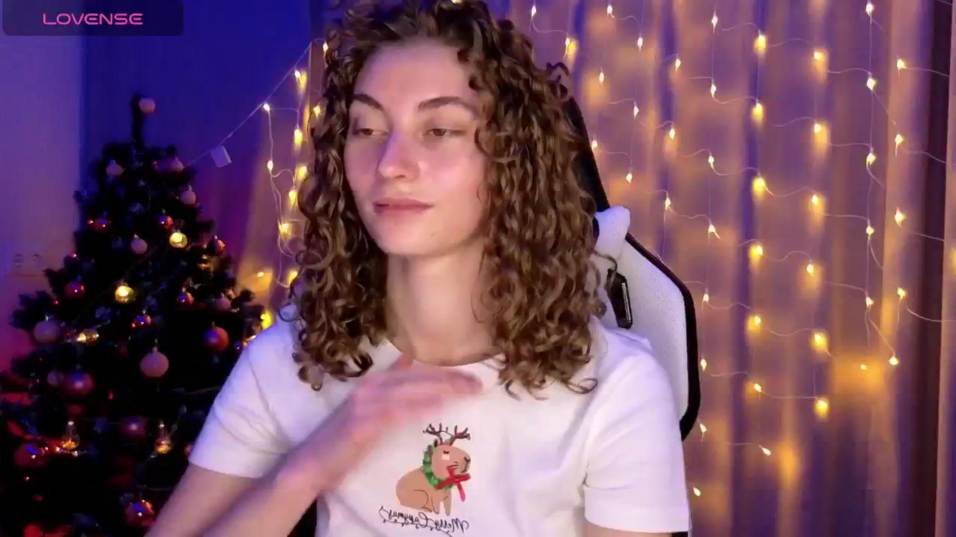 Gallery image thumbnail from Lady_Curls's myfreecams stream on, 12/20/2024, 01:17 image 7 of 20