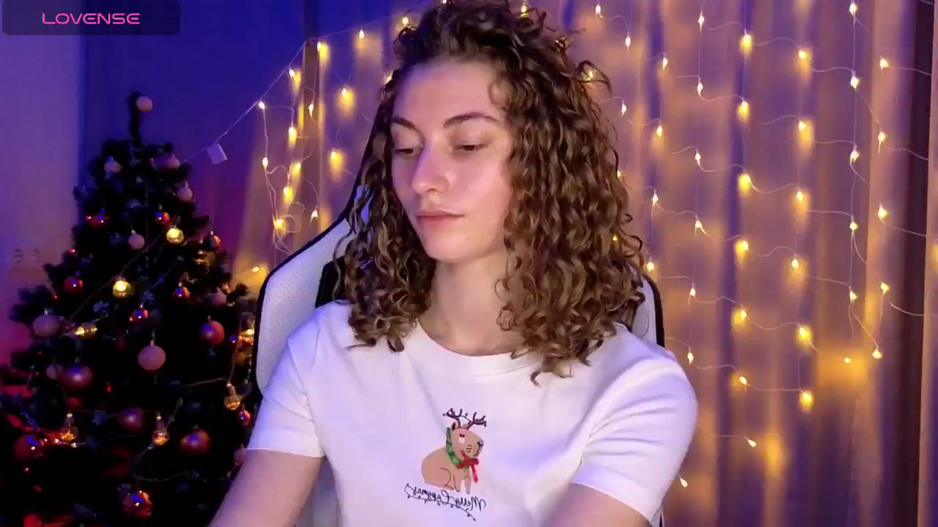 Gallery image thumbnail from Lady_Curls's myfreecams stream on, 12/20/2024, 01:17 image 17 of 20