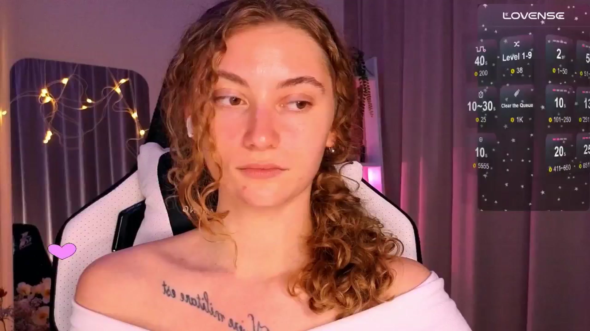 Gallery image thumbnail from Lady_Curls's myfreecams stream on, 05/27/2025, 01:19 image 18 of 20
