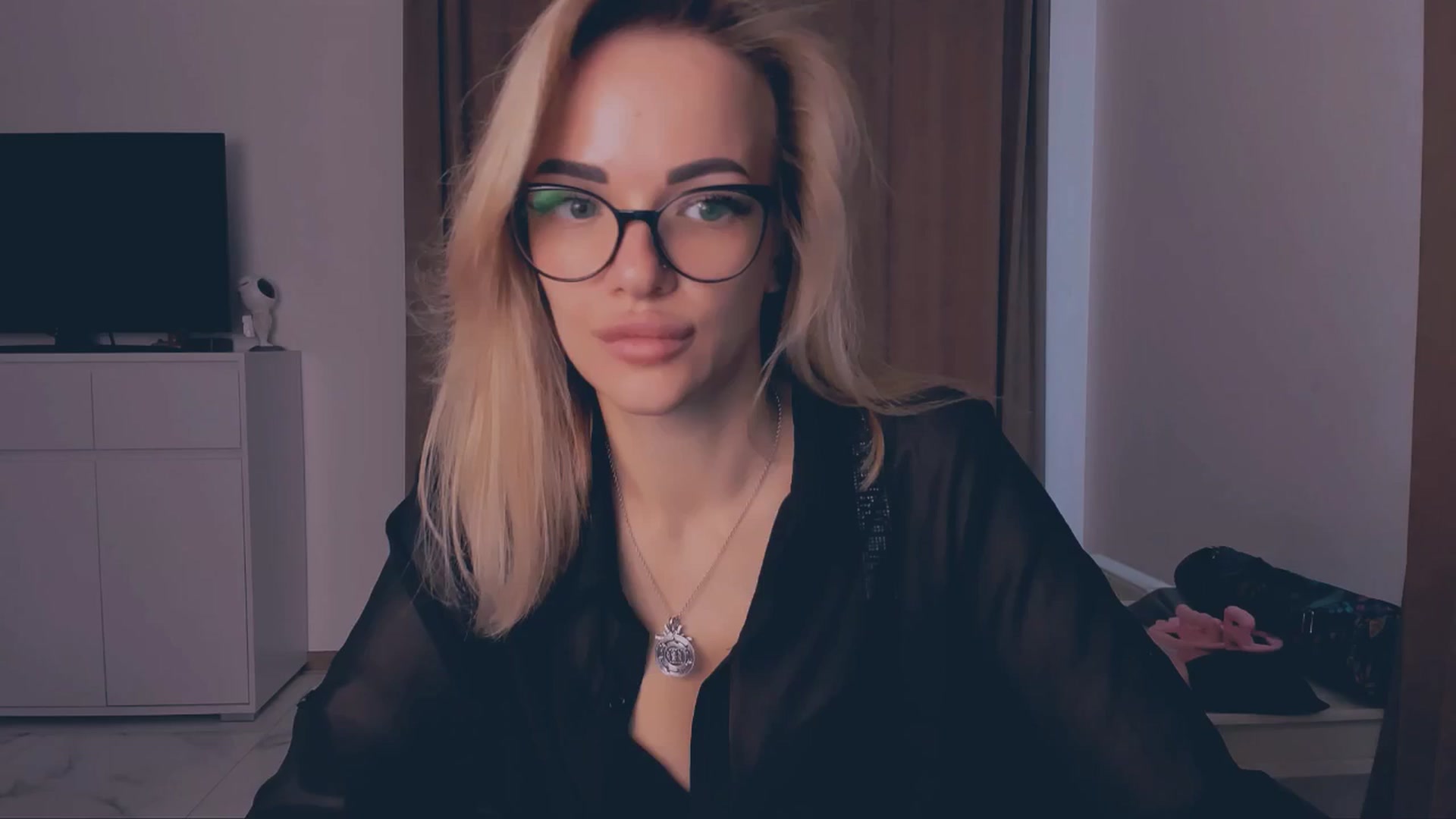 Gallery image thumbnail from Lady_Eva's myfreecams stream on, 05/27/2025, 15:03 image 17 of 20