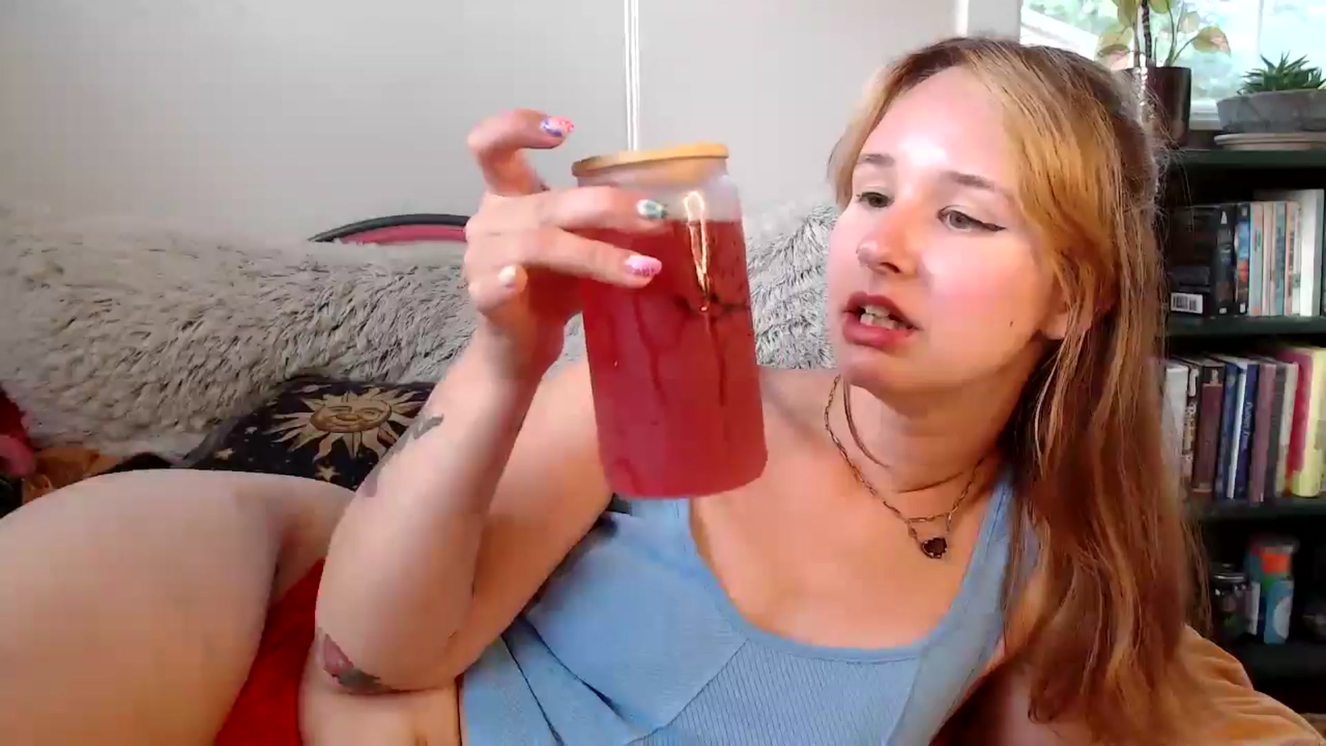 Gallery image thumbnail from Lady_Garnet22's myfreecams stream on, 07/18/2024, 21:06 image 19 of 20