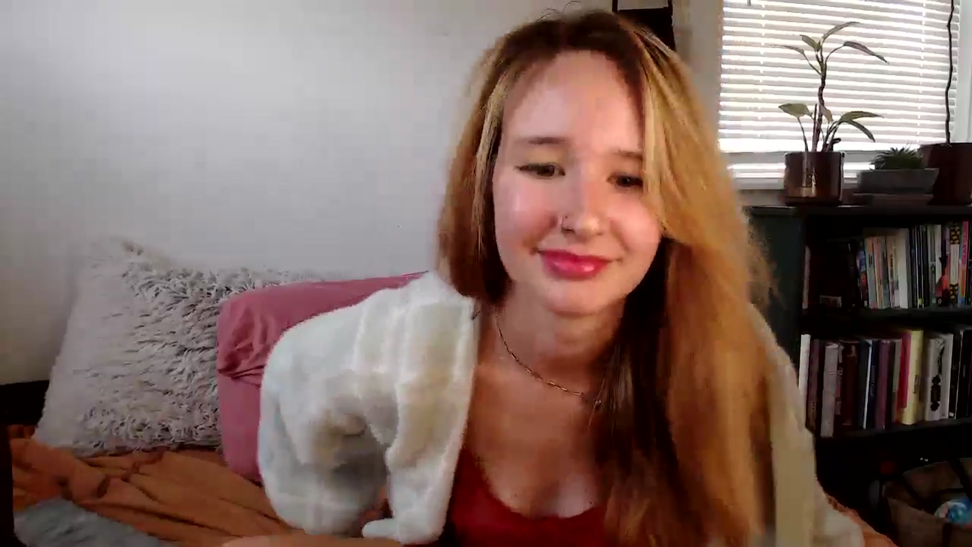 Gallery image thumbnail from Lady_Garnet22's myfreecams stream on, 09/30/2024, 15:56 image 8 of 20