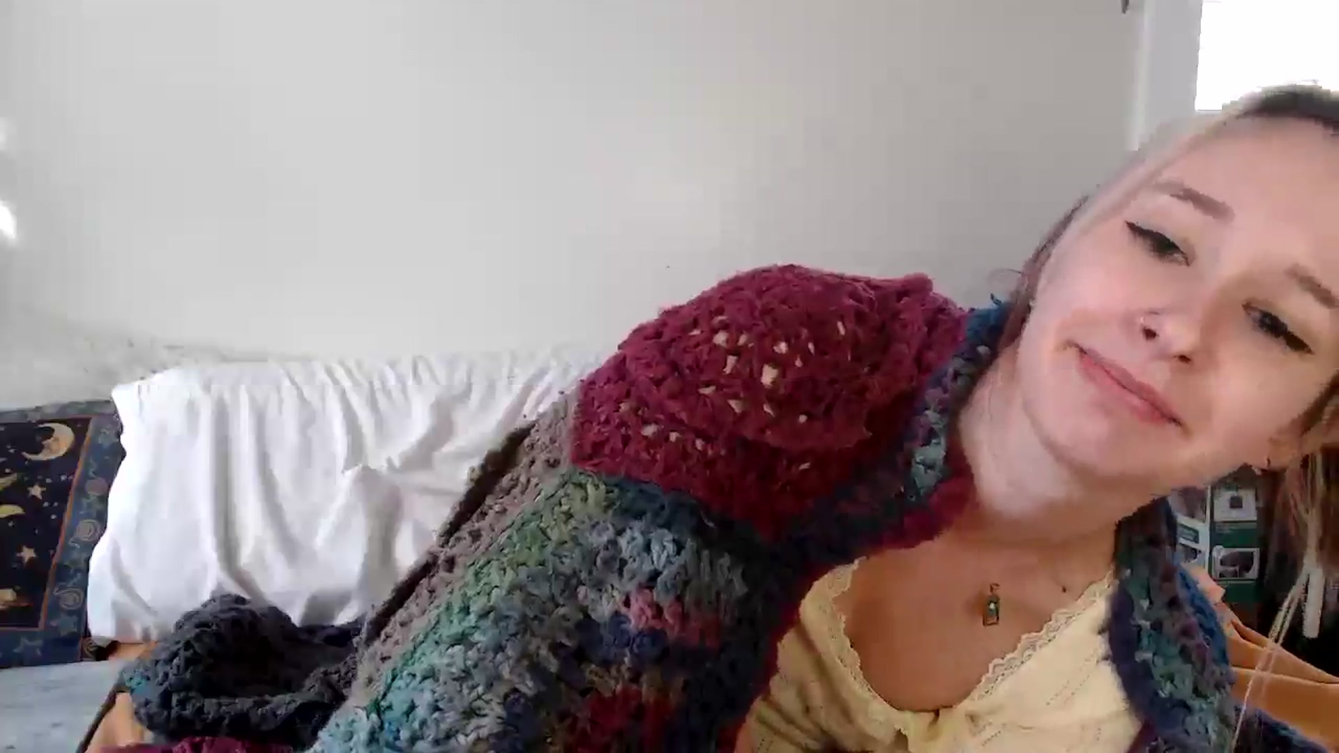 Gallery image thumbnail from Lady_Garnet22's myfreecams stream on, 01/16/2025, 18:04 image 18 of 20