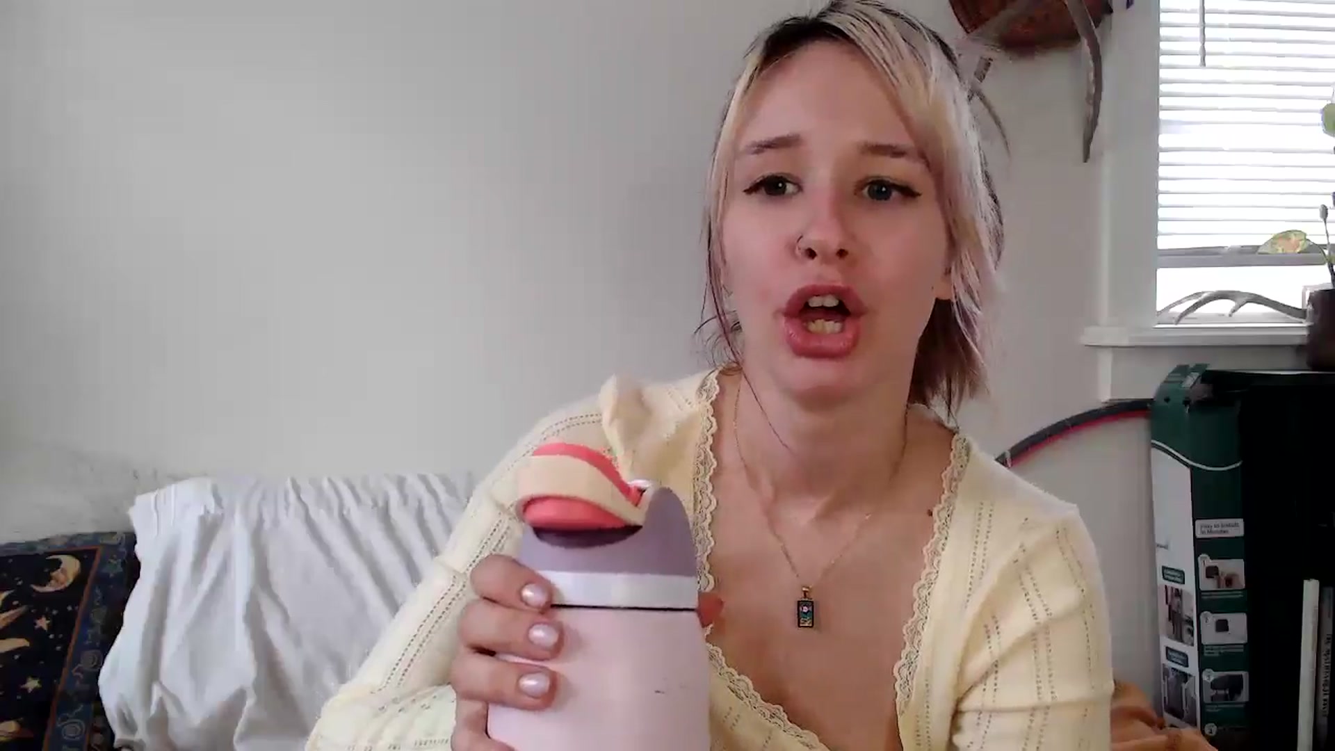 Gallery image thumbnail from Lady_Garnet22's myfreecams stream on, 01/16/2025, 18:04 image 11 of 20