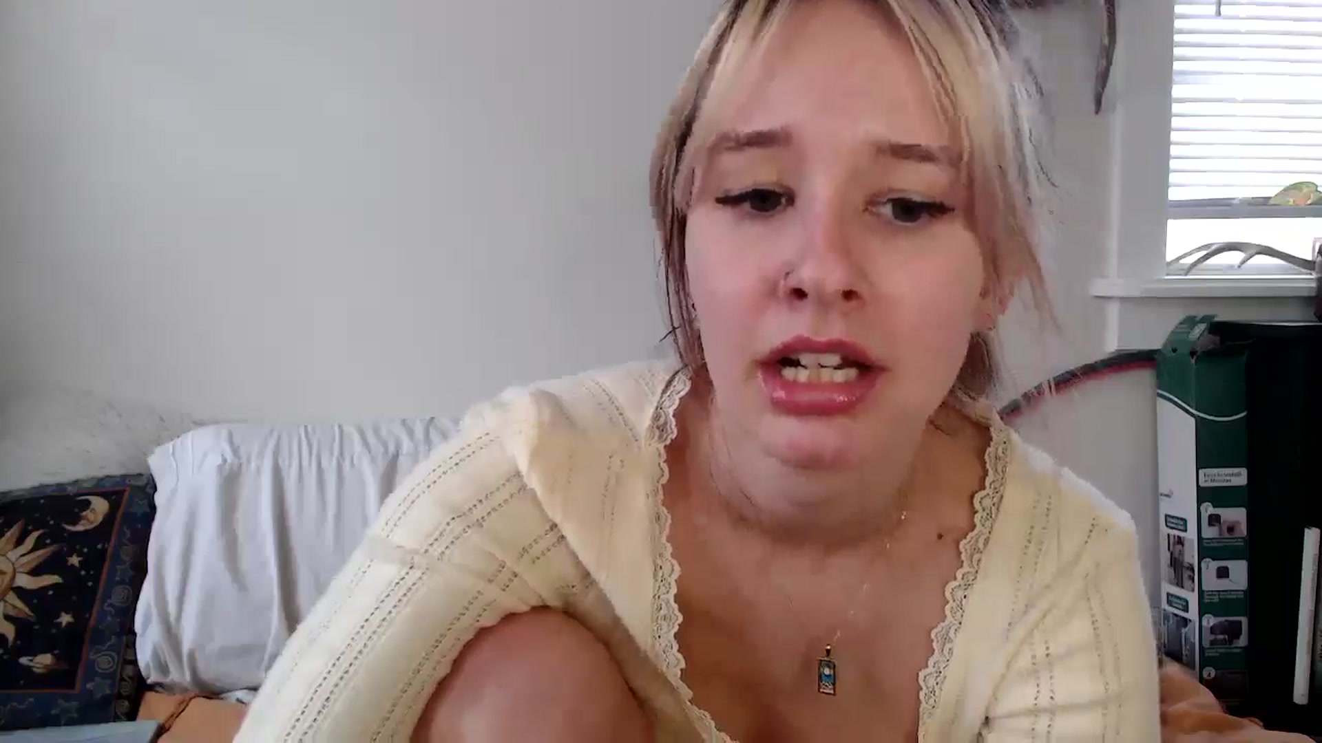 Gallery image thumbnail from Lady_Garnet22's myfreecams stream on, 01/16/2025, 18:04 image 6 of 20