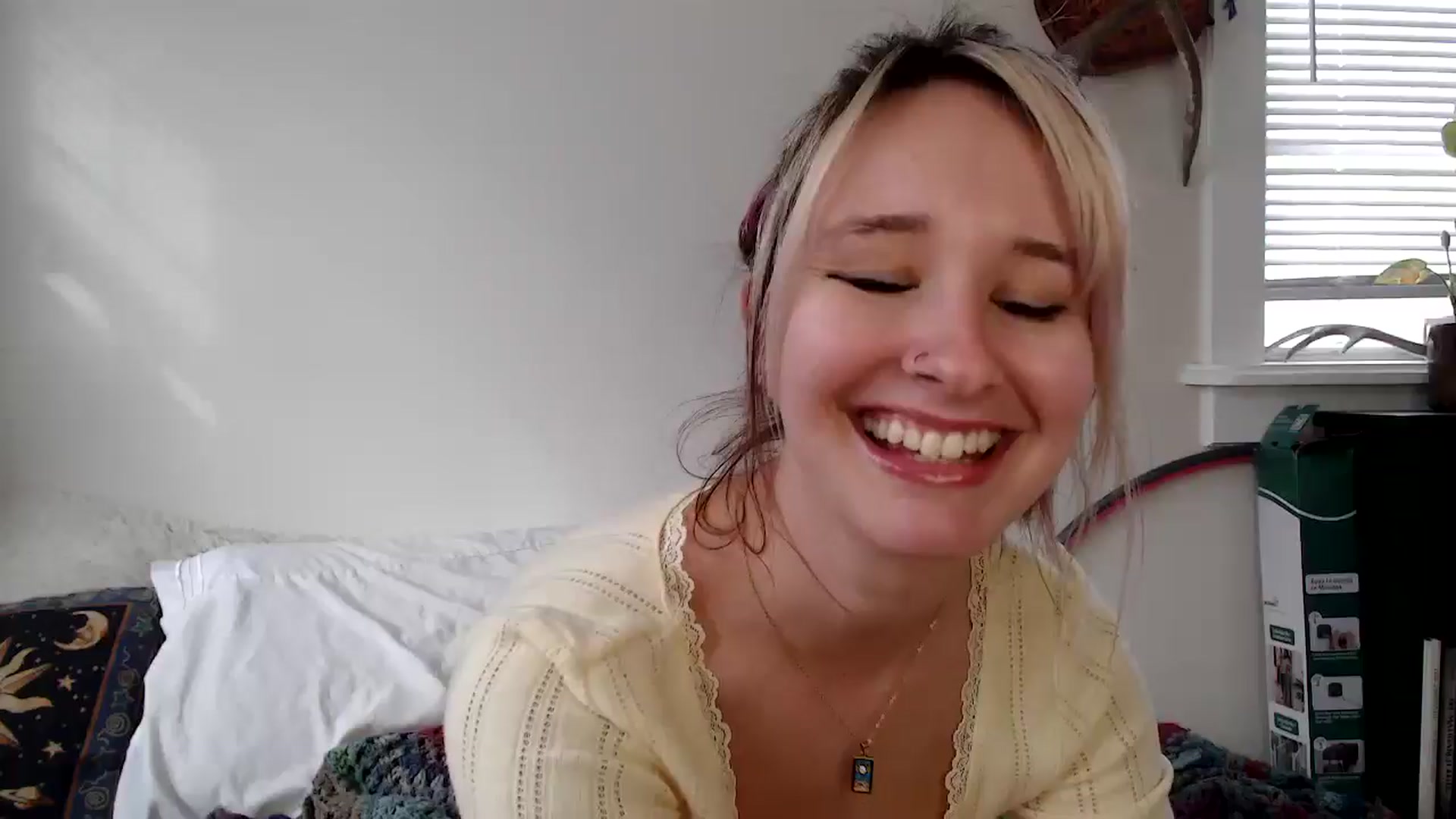 Gallery image thumbnail from Lady_Garnet22's myfreecams stream on, 01/16/2025, 18:39 image 5 of 20