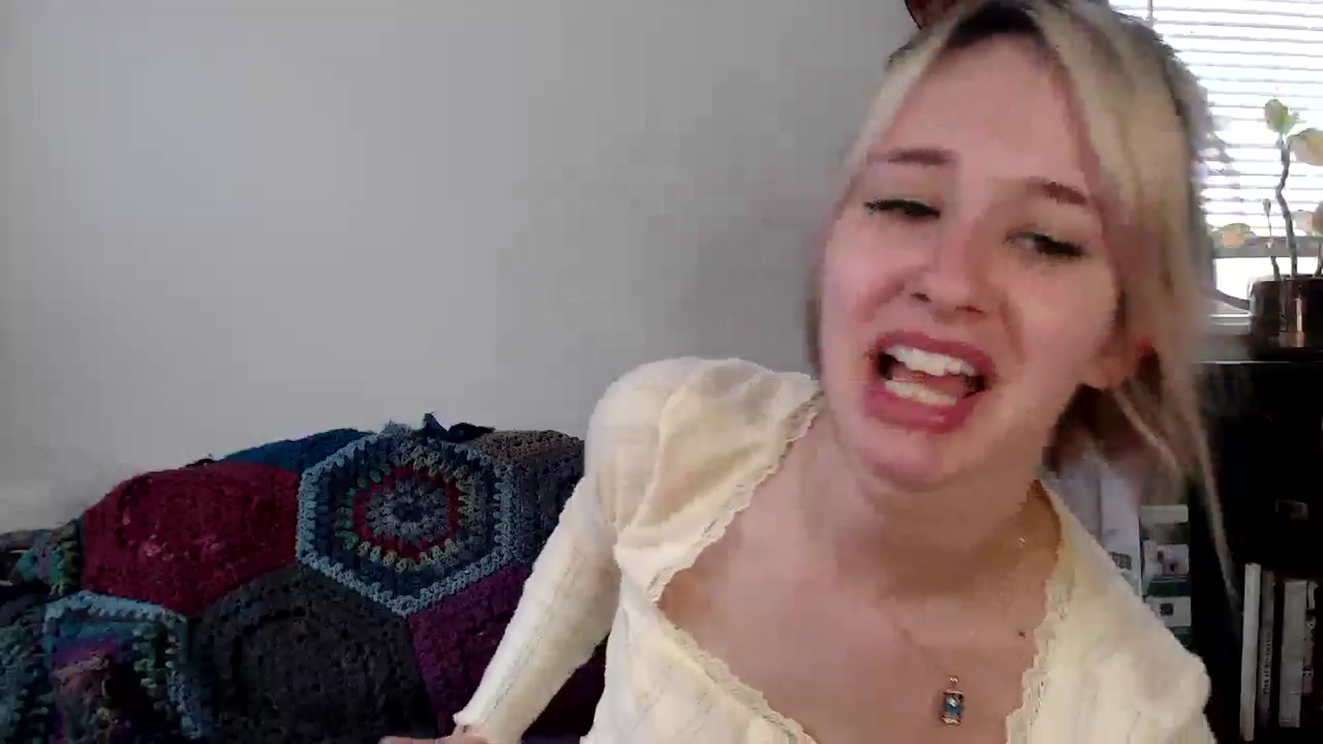 Gallery image thumbnail from Lady_Garnet22's myfreecams stream on, 01/16/2025, 19:08 image 4 of 20