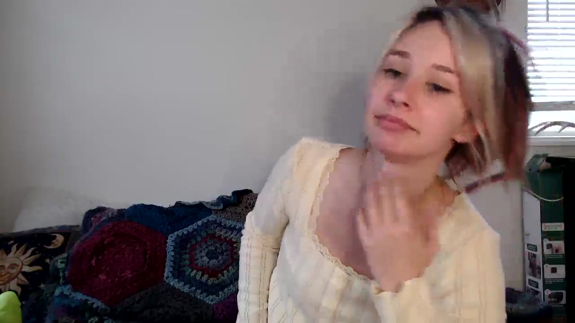 Gallery image thumbnail from Lady_Garnet22's myfreecams stream on, 01/16/2025, 19:43 image 7 of 20
