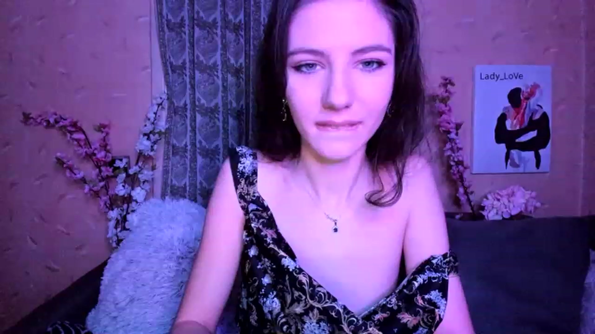 Gallery image thumbnail from Lady_LoVe7's myfreecams stream on, 12/09/2022, 03:49 image 13 of 20