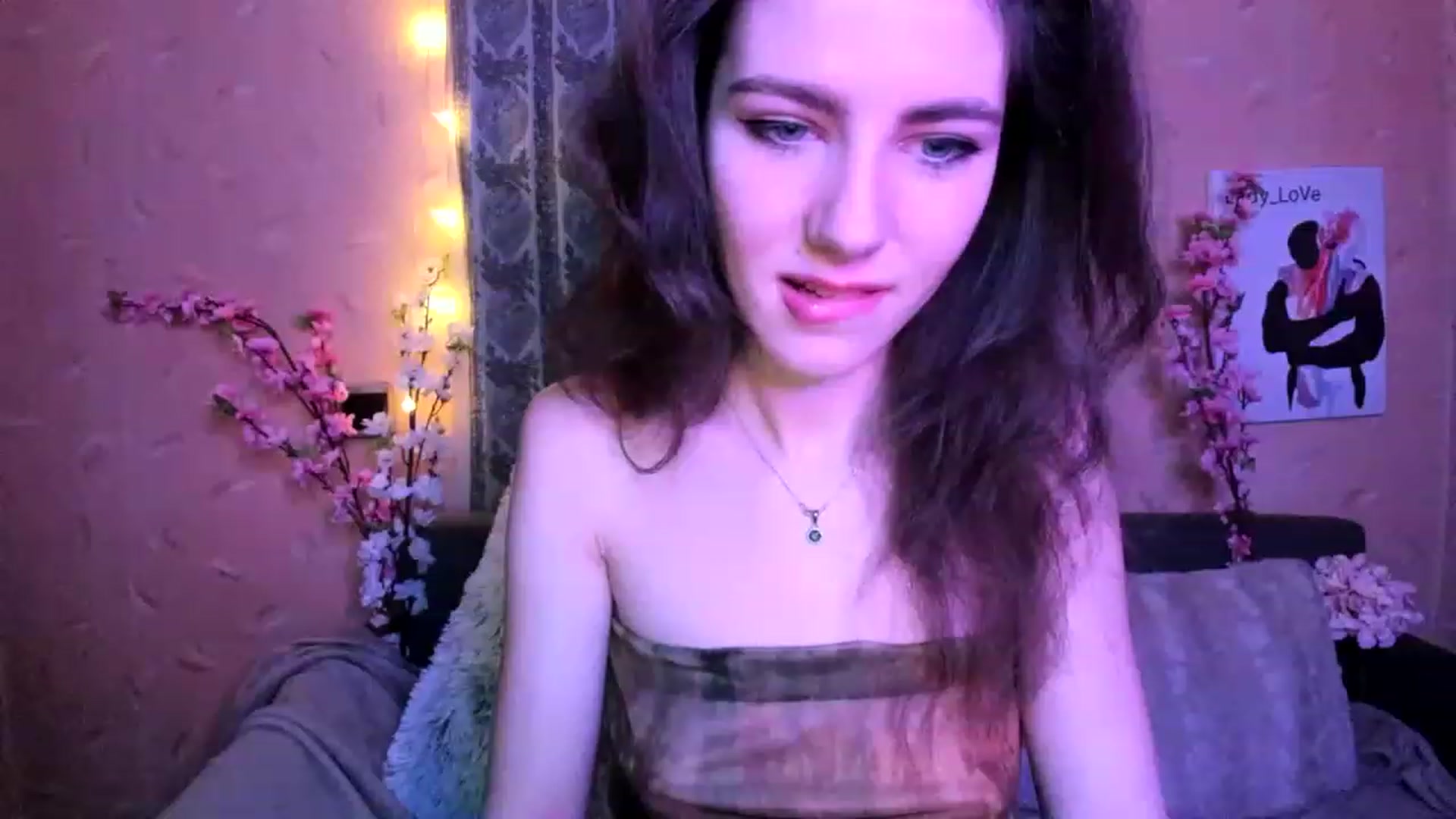 Gallery image thumbnail from Lady_LoVe7's myfreecams stream on, 12/15/2022, 14:17 image 8 of 20