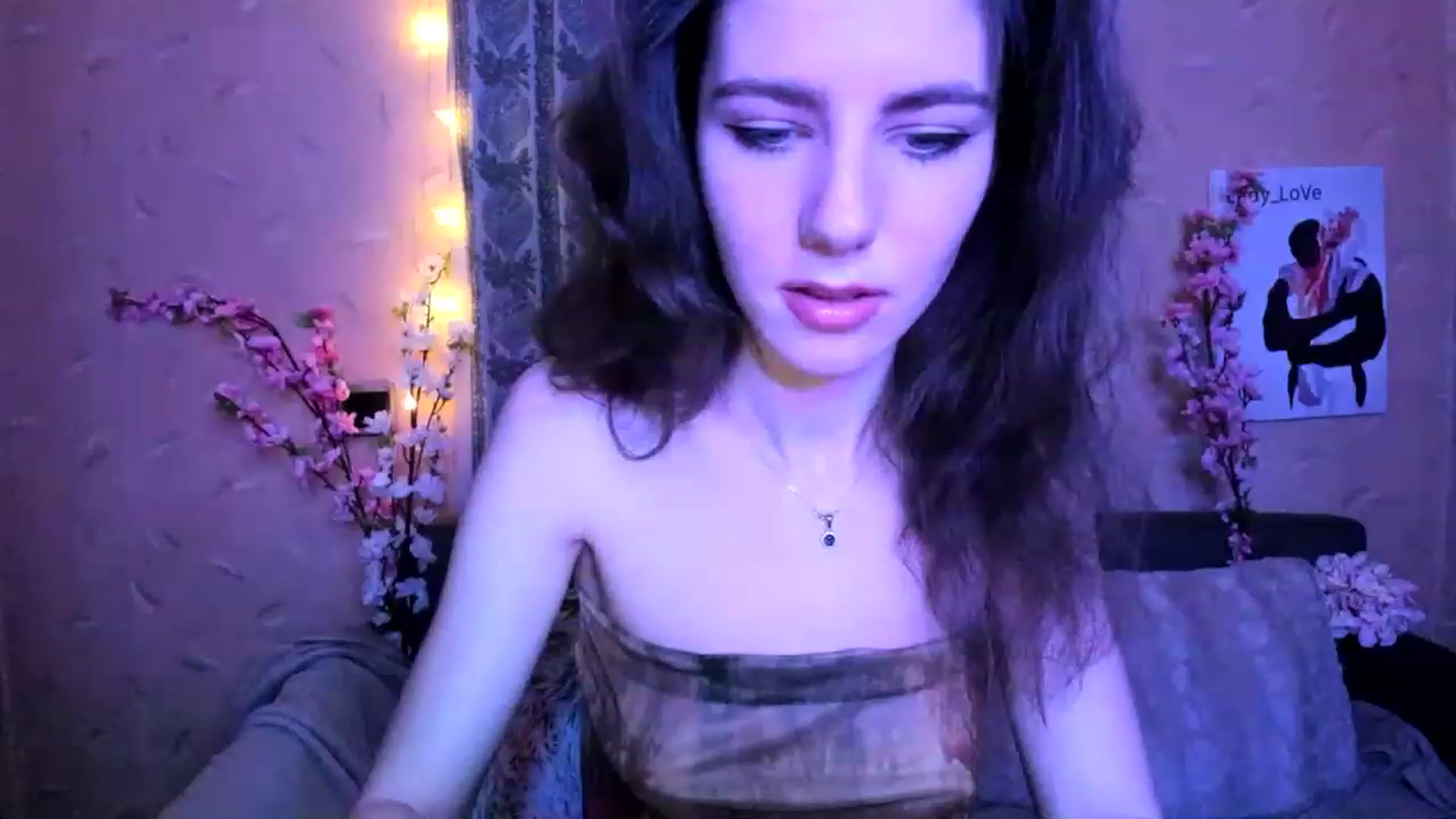 Gallery image thumbnail from Lady_LoVe7's myfreecams stream on, 12/15/2022, 14:17 image 5 of 20