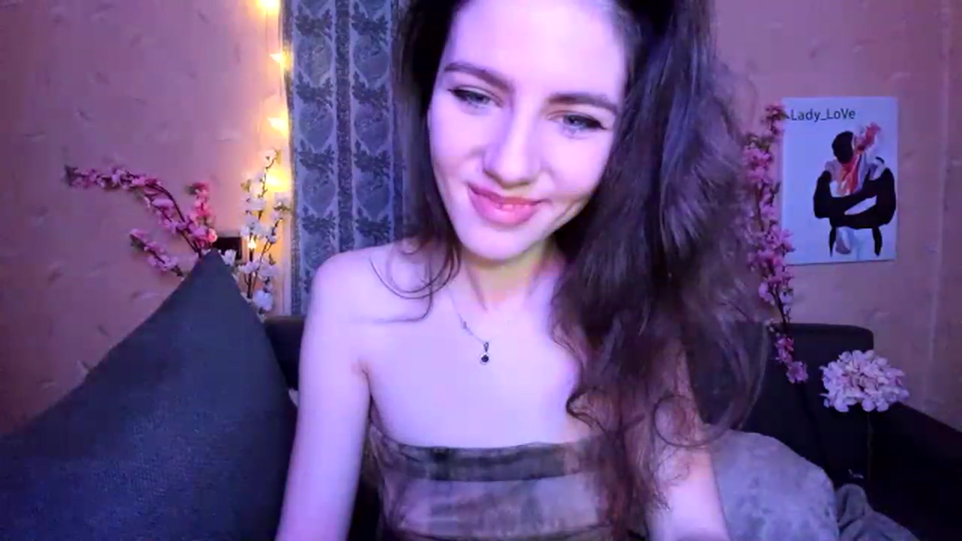 Gallery image thumbnail from Lady_LoVe7's myfreecams stream on, 12/15/2022, 16:01 image 13 of 20