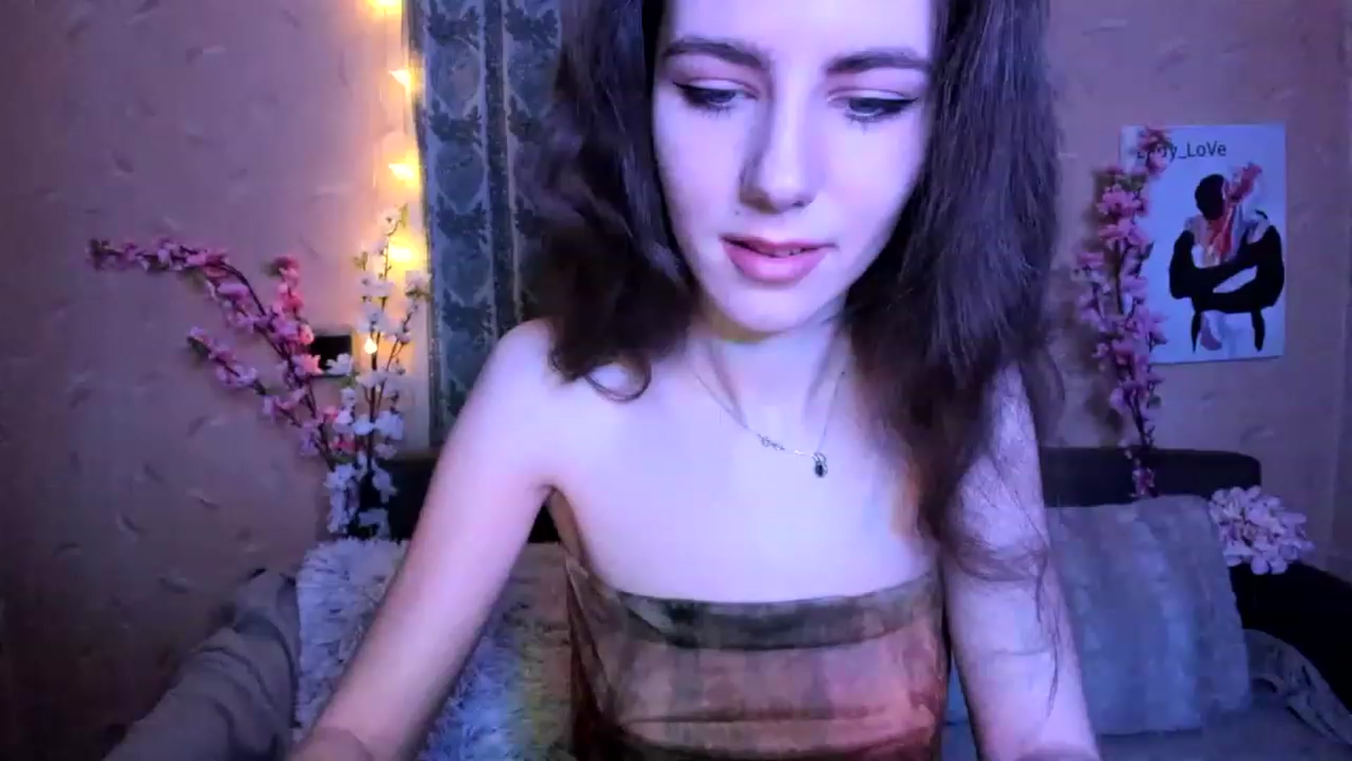 Gallery image thumbnail from Lady_LoVe7's myfreecams stream on, 12/15/2022, 16:01 image 2 of 20