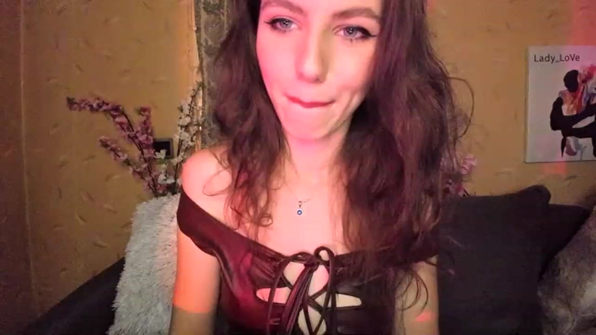 Gallery image thumbnail from Lady_LoVe7's myfreecams stream on, 12/16/2022, 18:47 image 7 of 20