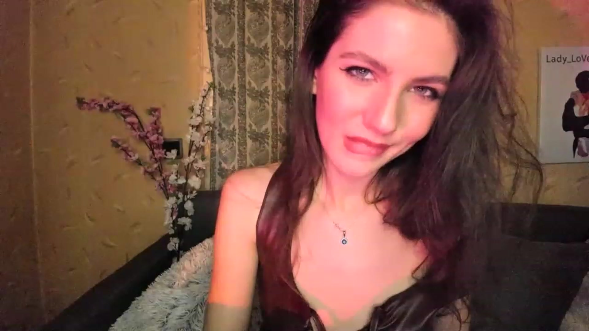 Gallery image thumbnail from Lady_LoVe7's myfreecams stream on, 12/16/2022, 19:07 image 5 of 20