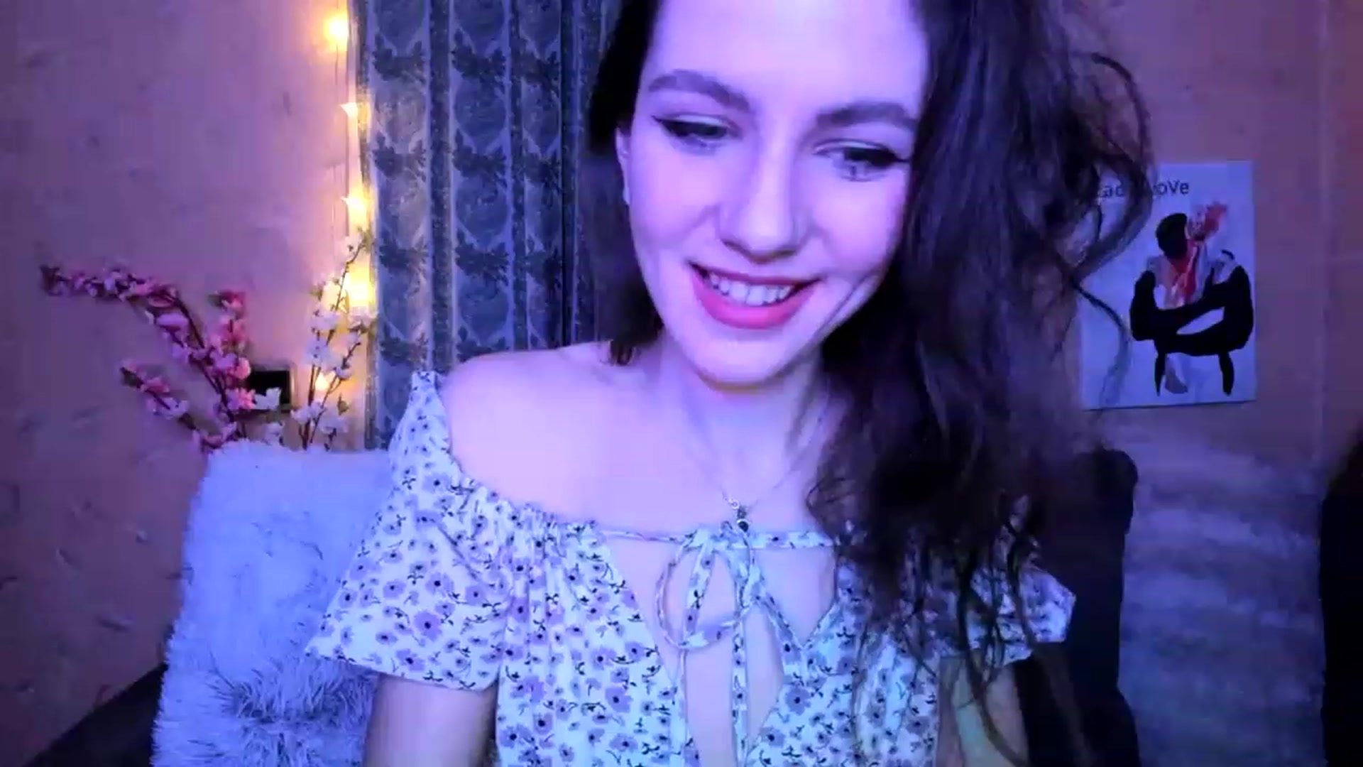 Gallery image thumbnail from Lady_LoVe7's myfreecams stream on, 12/16/2022, 22:16 image 6 of 20