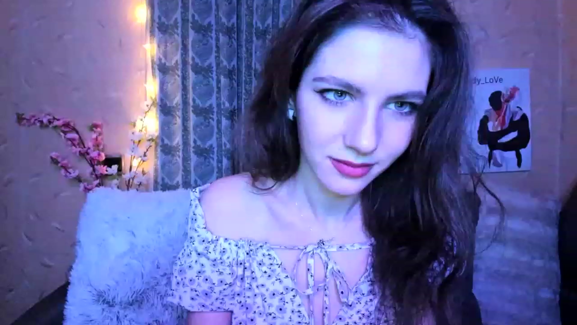 Gallery image thumbnail from Lady_LoVe7's myfreecams stream on, 12/16/2022, 22:16 image 4 of 20
