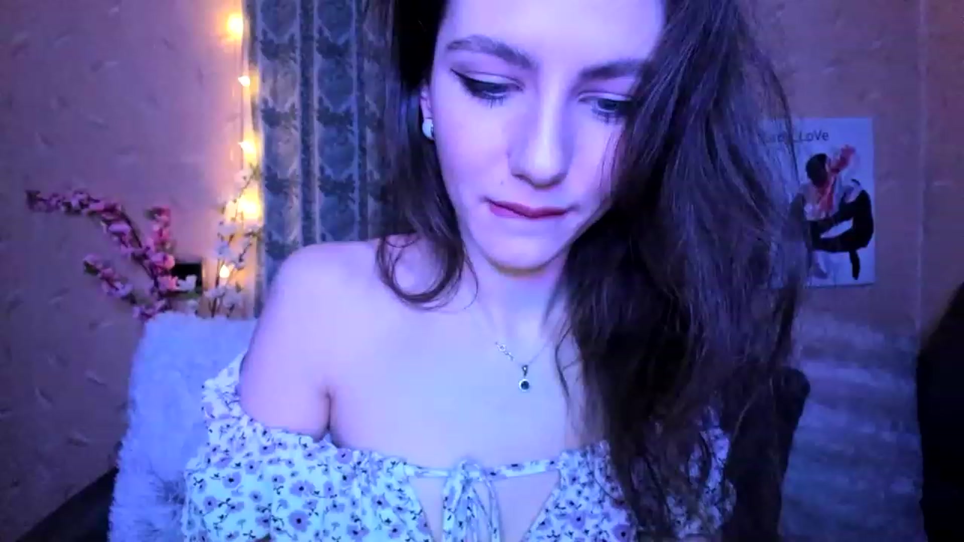 Gallery image thumbnail from Lady_LoVe7's myfreecams stream on, 12/16/2022, 22:16 image 13 of 20