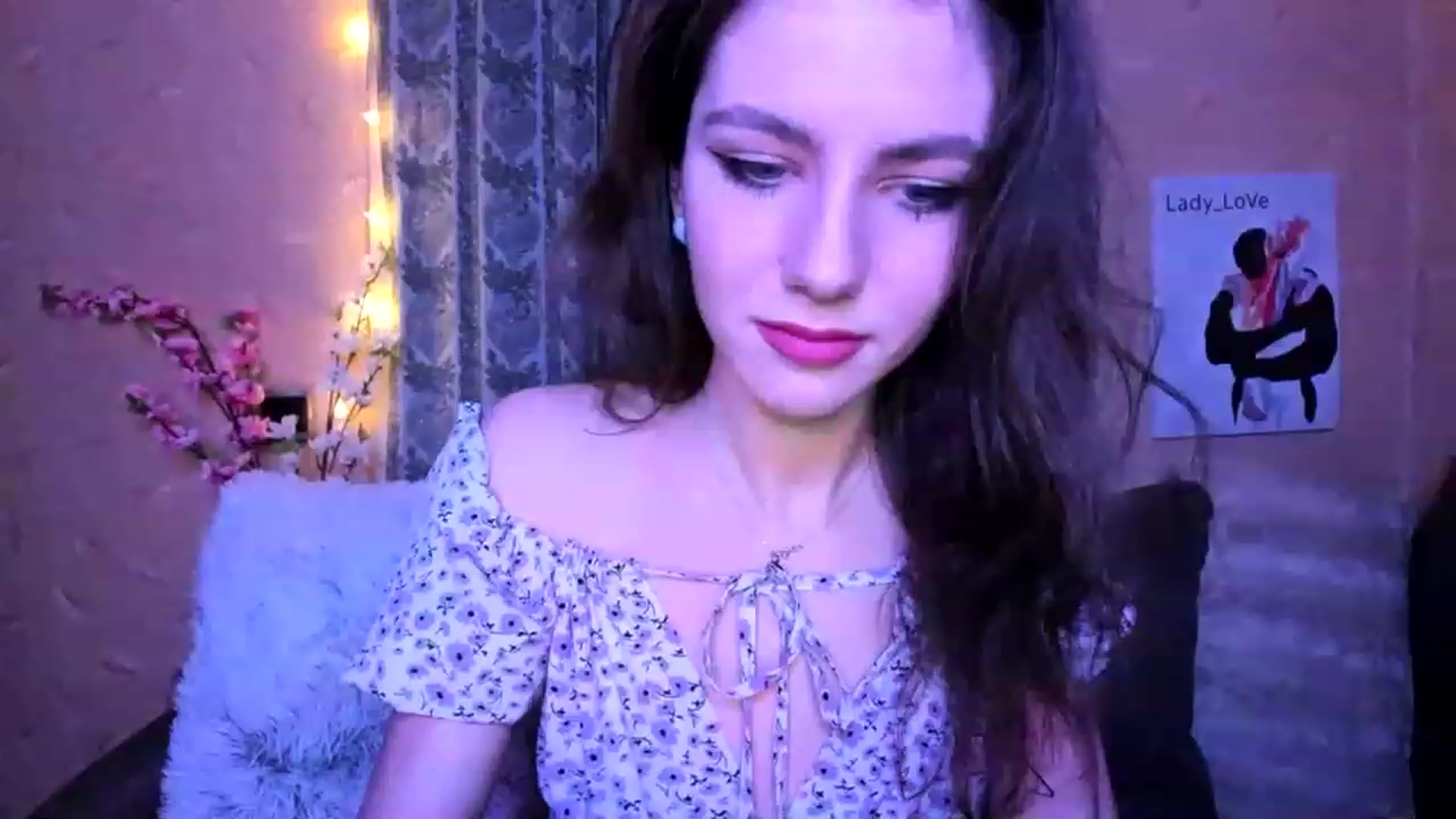 Gallery image thumbnail from Lady_LoVe7's myfreecams stream on, 12/16/2022, 22:16 image 3 of 20