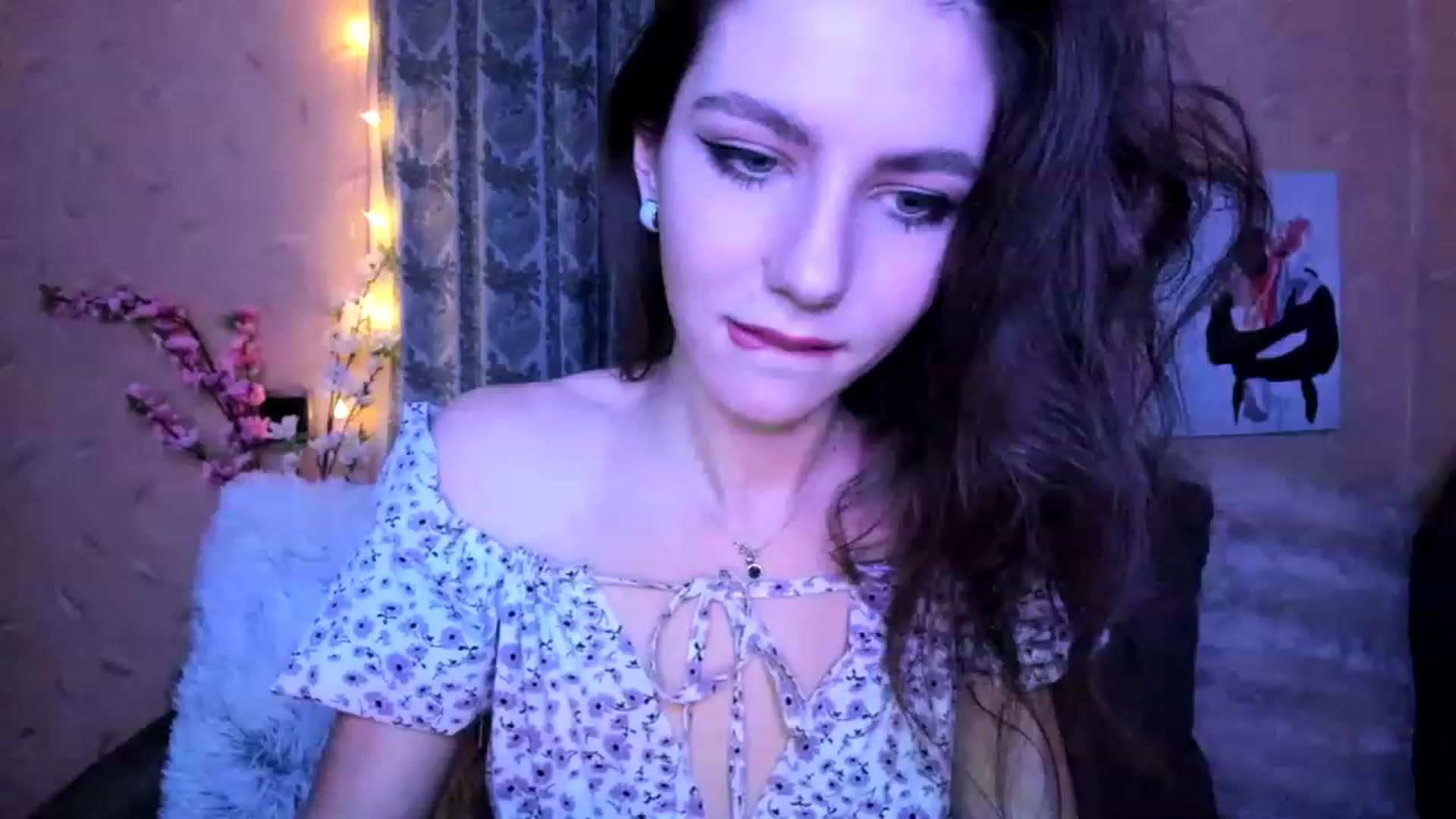Gallery image thumbnail from Lady_LoVe7's myfreecams stream on, 12/16/2022, 22:16 image 5 of 20