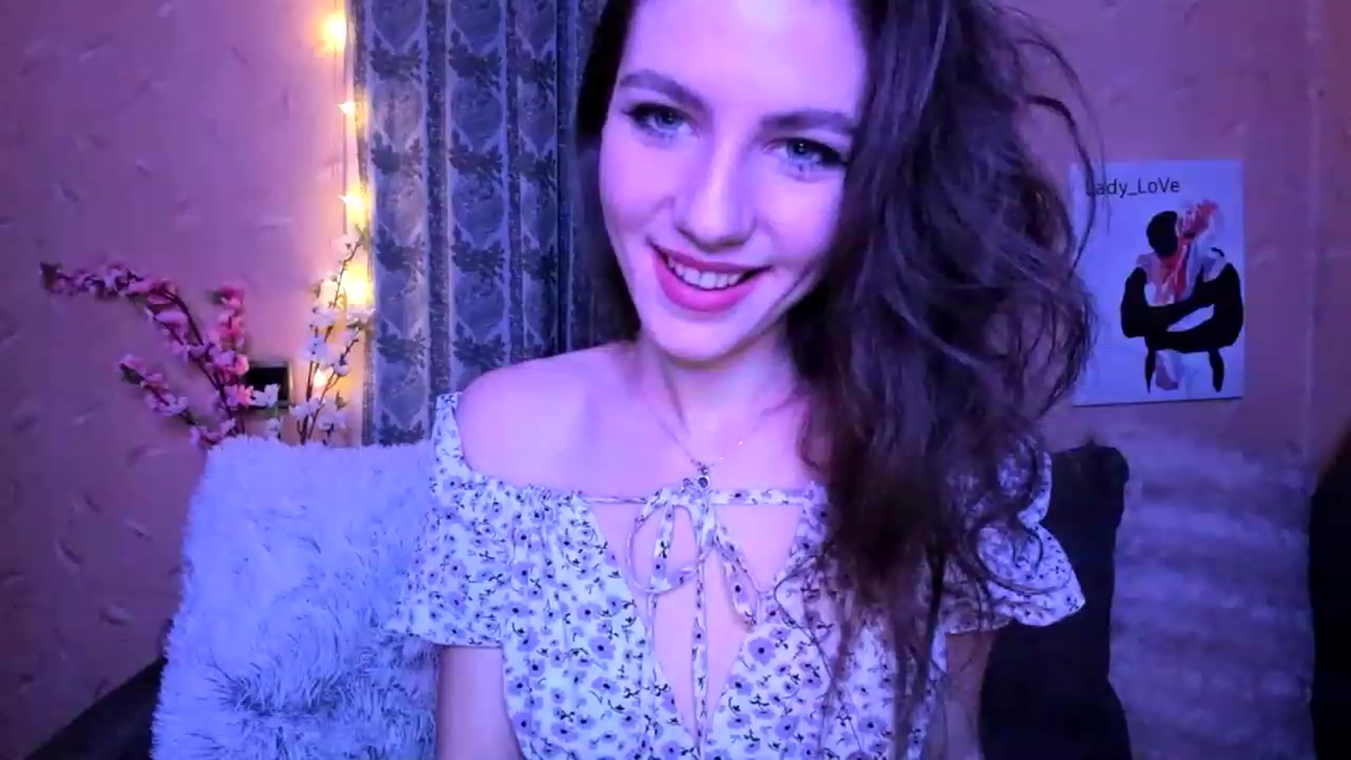 Gallery image thumbnail from Lady_LoVe7's myfreecams stream on, 12/16/2022, 22:16 image 7 of 20
