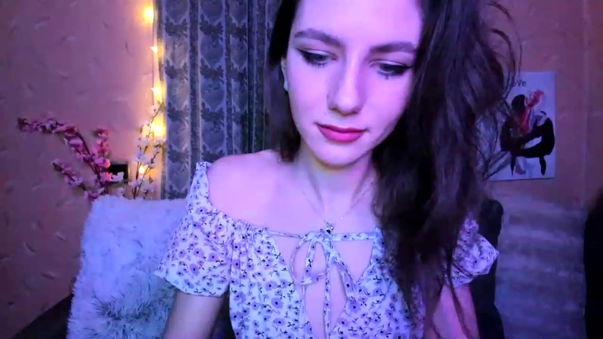 Gallery image thumbnail from Lady_LoVe7's myfreecams stream on, 12/16/2022, 22:16 image 8 of 20