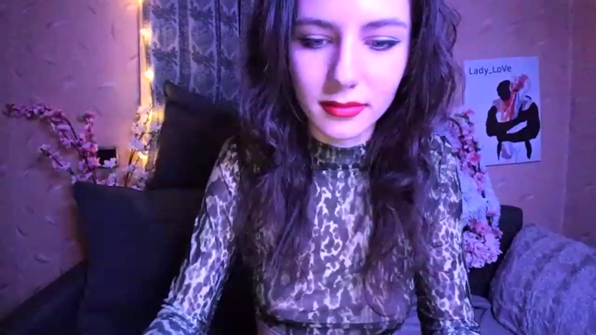 Gallery image thumbnail from Lady_LoVe7's myfreecams stream on, 12/19/2022, 21:53 image 12 of 20