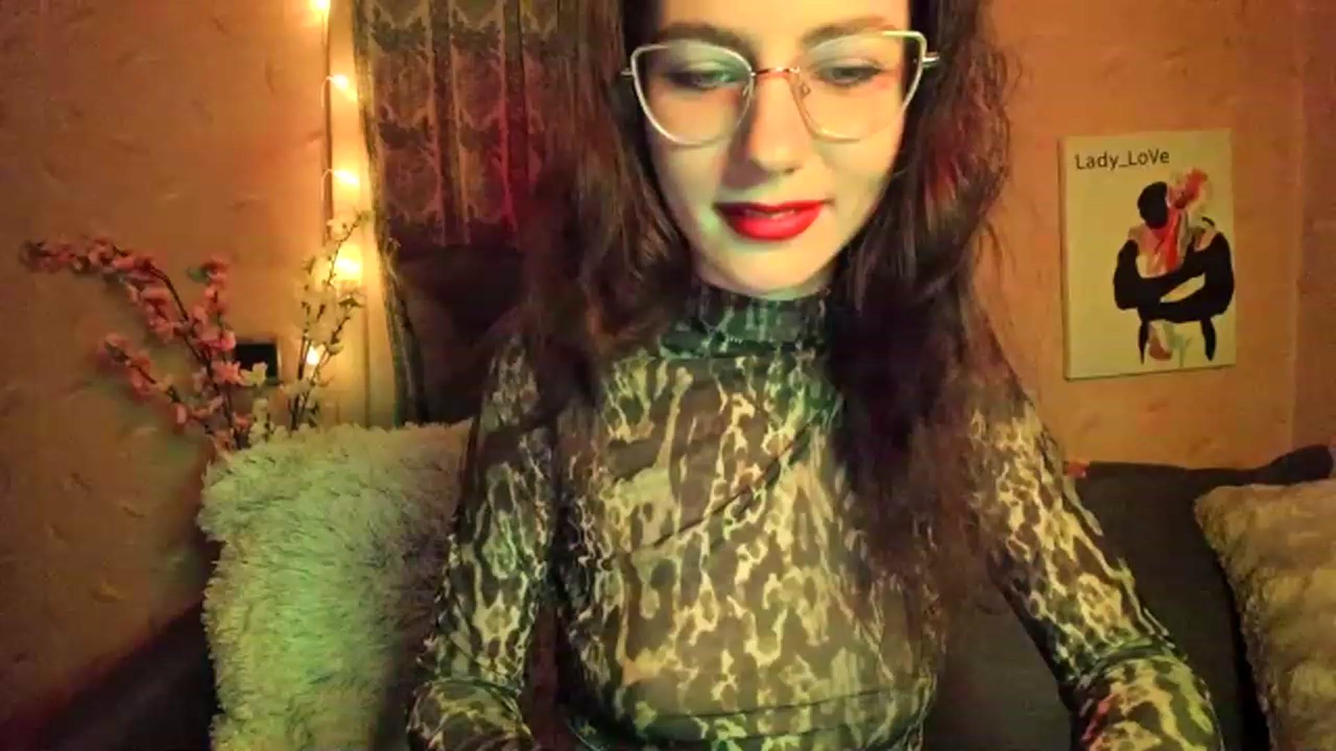 Gallery image thumbnail from Lady_LoVe7's myfreecams stream on, 12/21/2022, 03:46 image 6 of 20