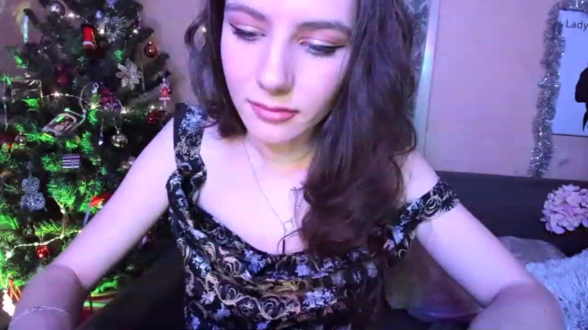 Gallery image thumbnail from Lady_LoVe7's myfreecams stream on, 01/09/2023, 06:53 image 19 of 20