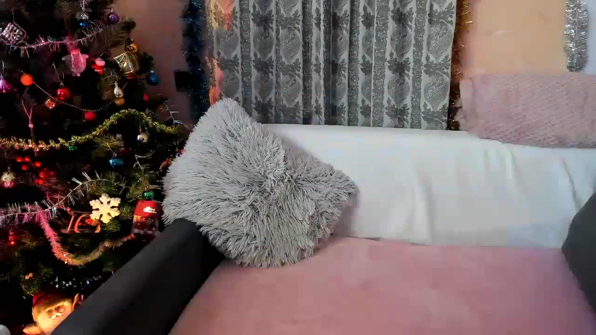 Gallery image thumbnail from Lady_LoVe7's myfreecams stream on, 12/24/2023, 07:50 image 7 of 20