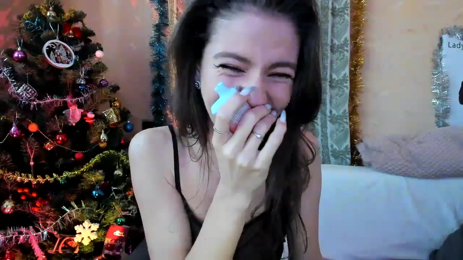 Gallery image thumbnail from Lady_LoVe7's myfreecams stream on, 12/24/2023, 09:55 image 12 of 20