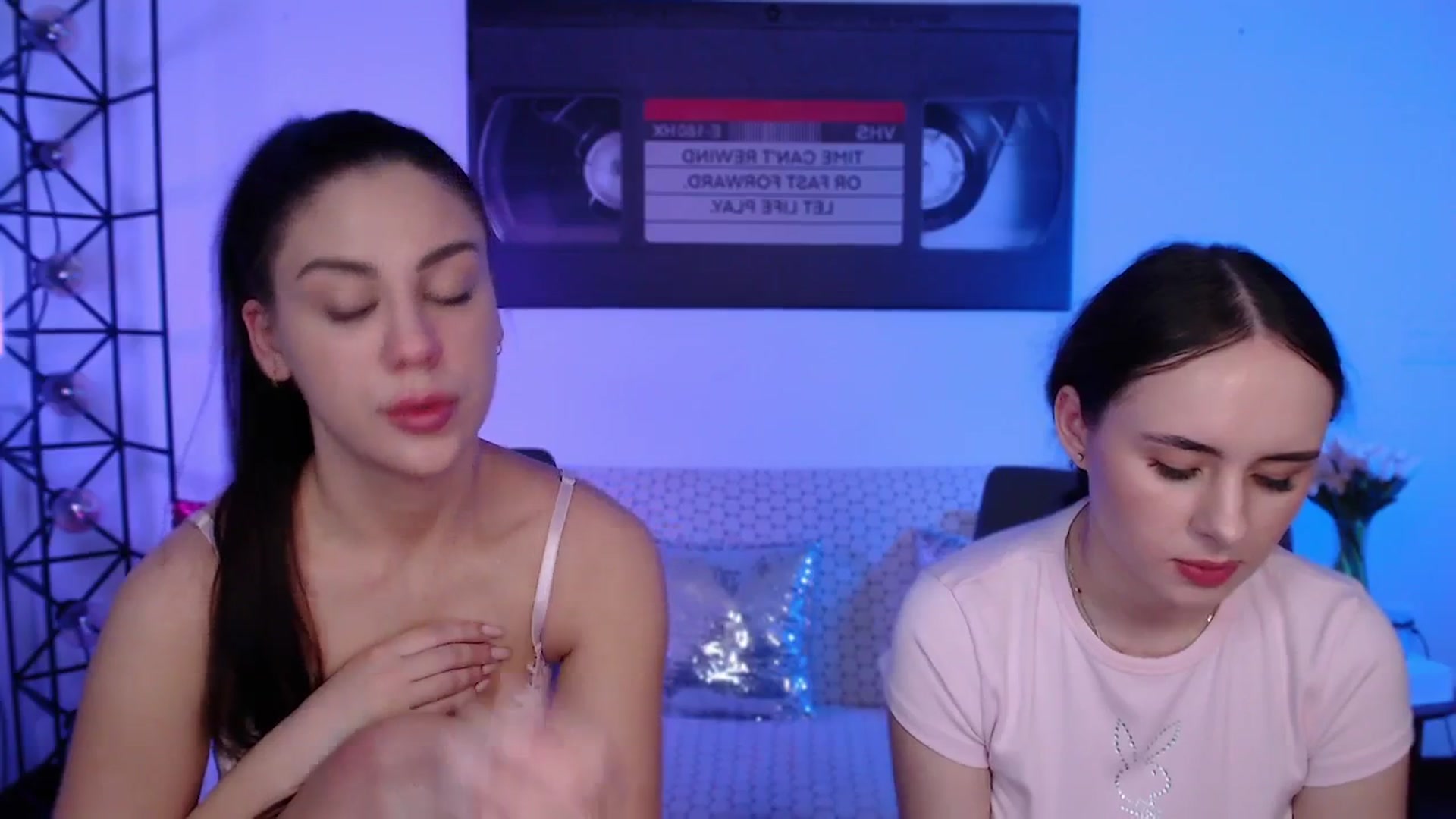 Gallery image thumbnail from Lady_Luck0's myfreecams stream on, 04/01/2026, 21:15 image 17 of 20