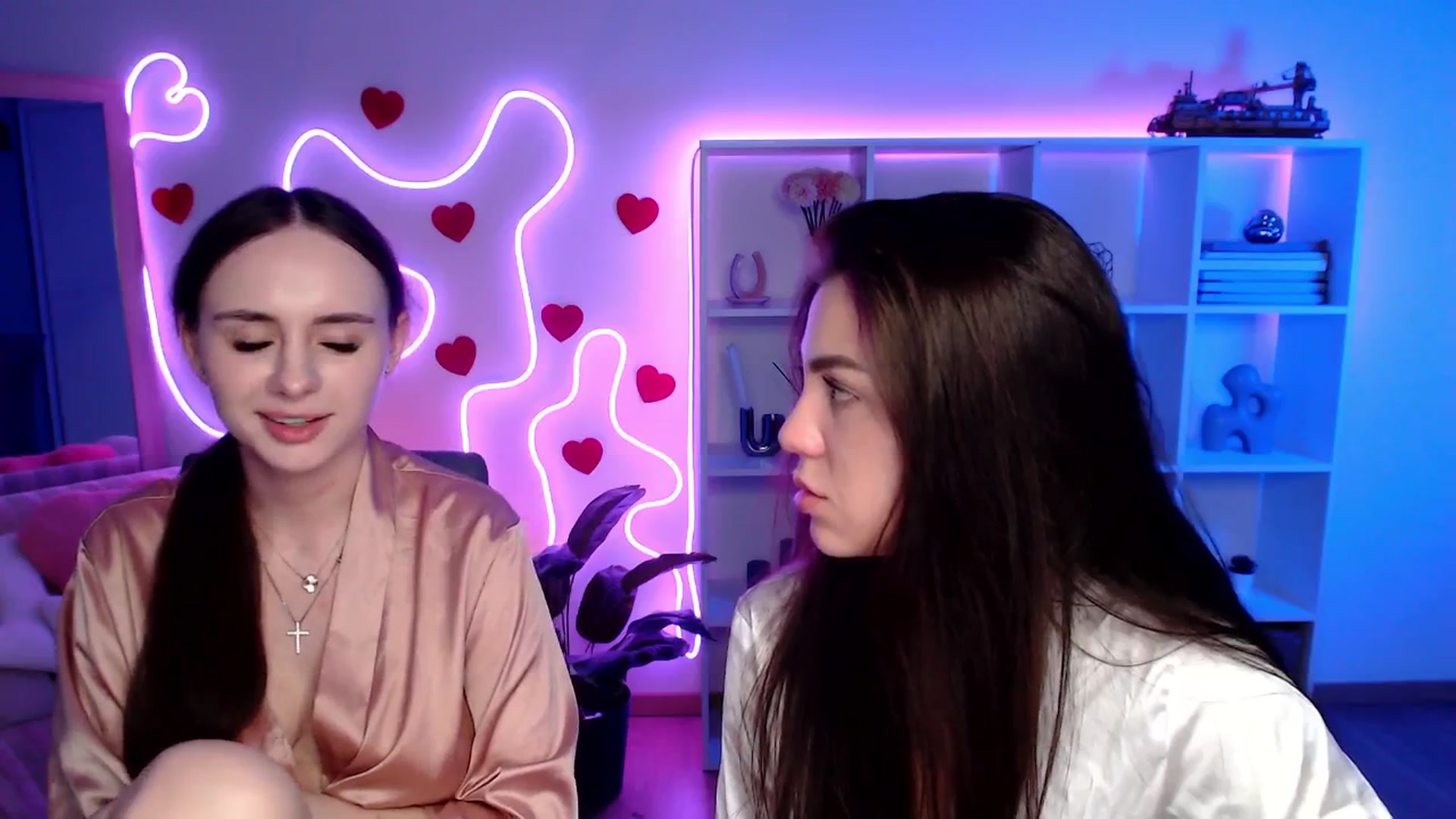 Gallery image thumbnail from Lady_Luck0's myfreecams stream on, 04/11/2026, 24:31 image 18 of 20