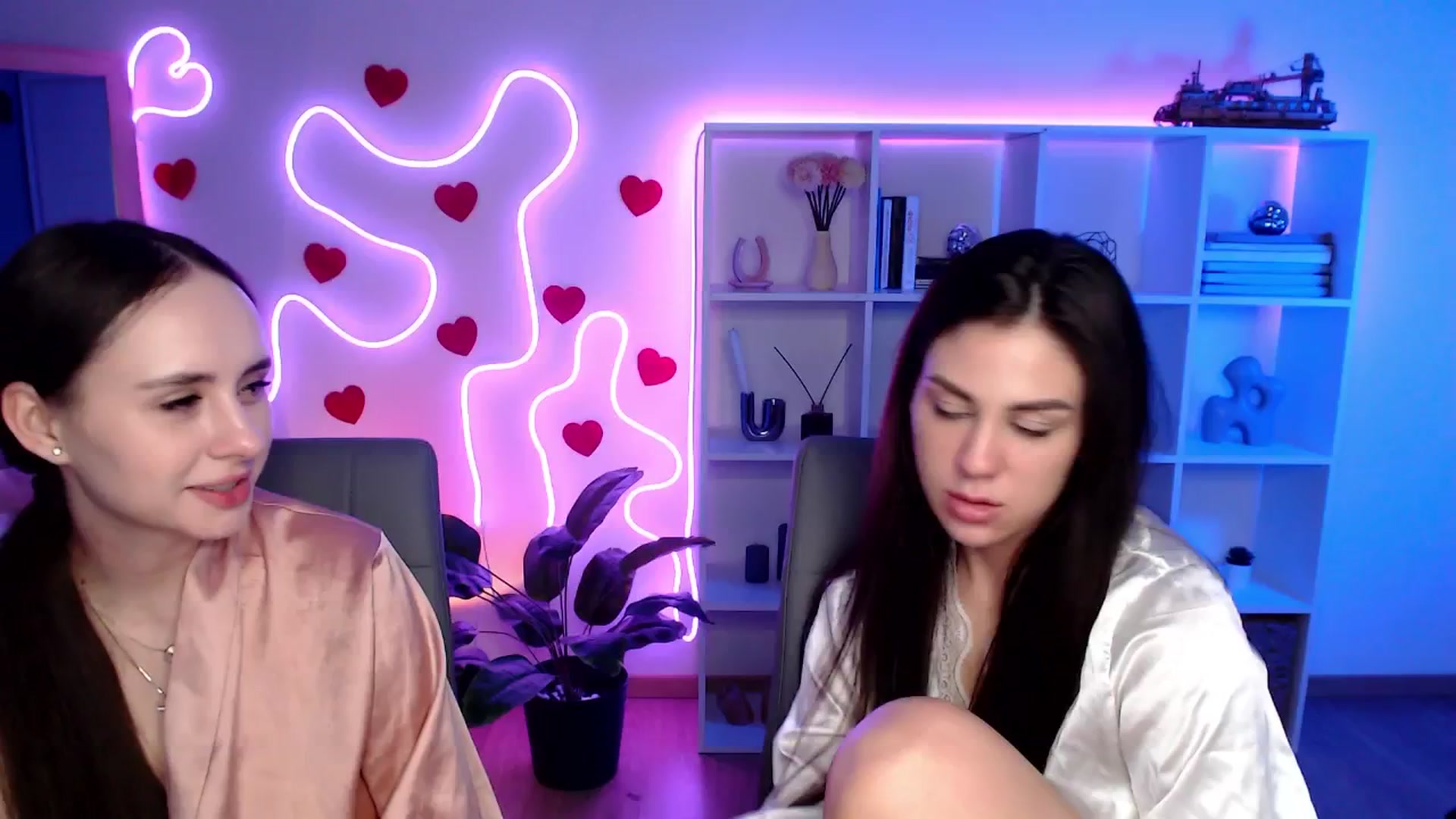 Gallery image thumbnail from Lady_Luck0's myfreecams stream on, 04/11/2026, 02:19 image 6 of 20