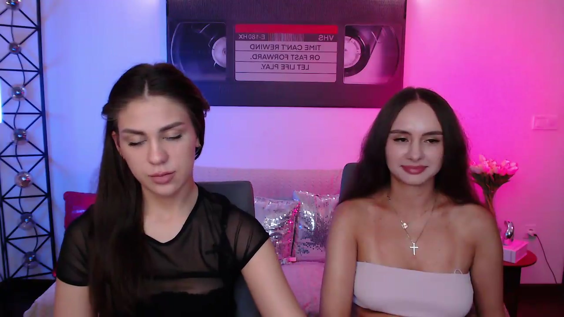 Gallery image thumbnail from Lady_Luck0's myfreecams stream on, 06/06/2026, 24:25 image 16 of 20