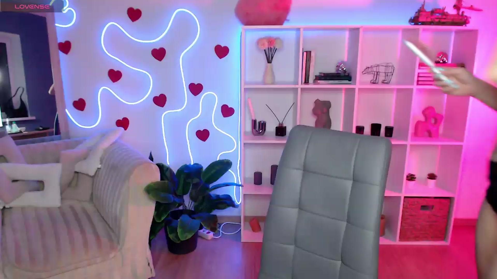 Gallery image thumbnail from Lady_Luck0's myfreecams stream on, 07/28/2026, 22:13 image 5 of 20