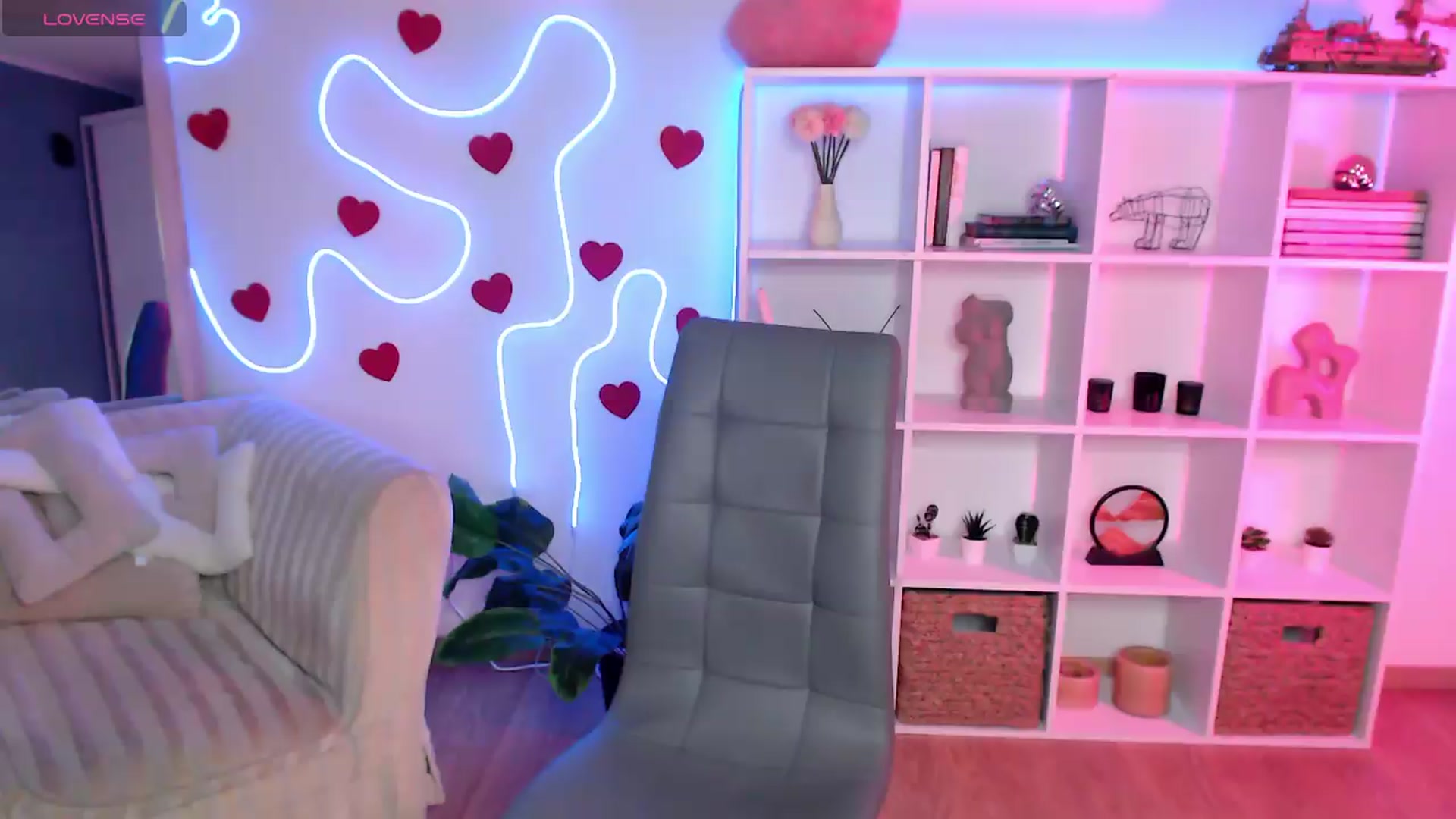 Gallery image thumbnail from Lady_Luck0's myfreecams stream on, 08/06/2026, 23:21 image 19 of 20