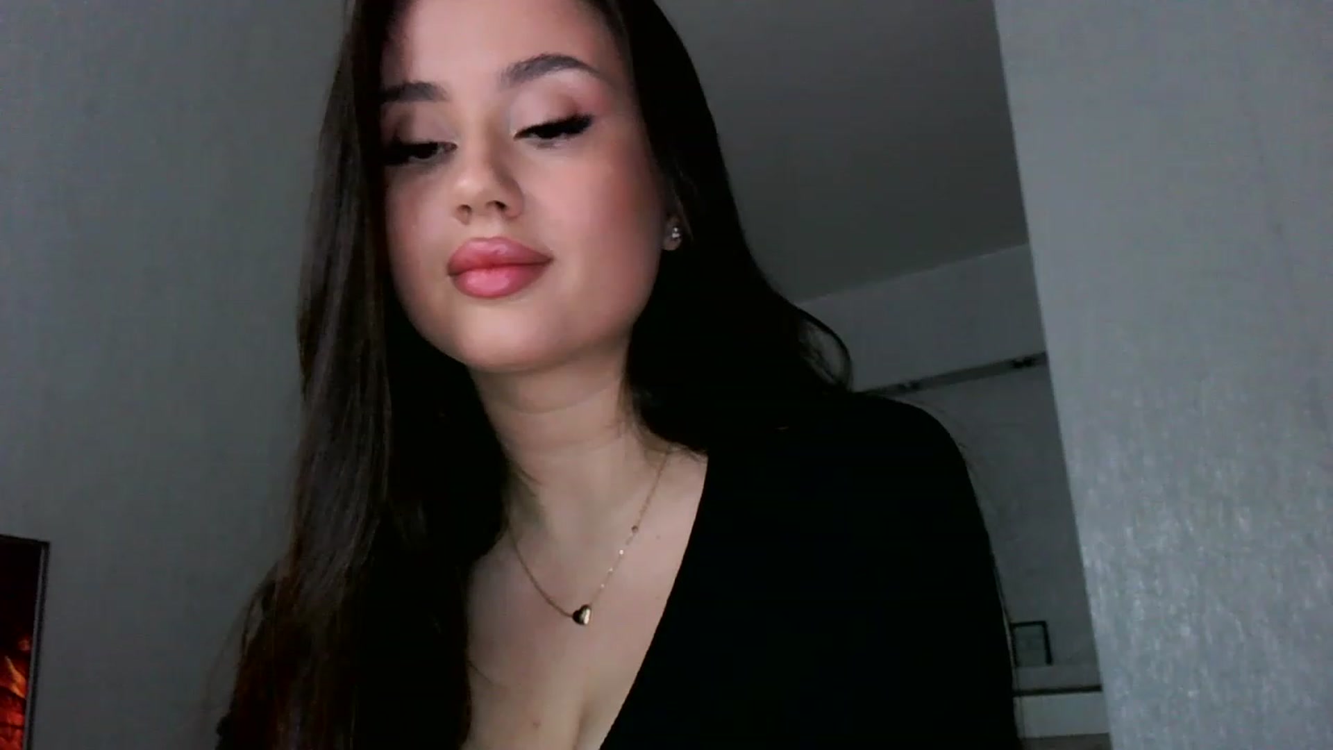 Gallery image thumbnail from Lady_Maddy's myfreecams stream on, 11/22/2022, 13:59 image 19 of 20