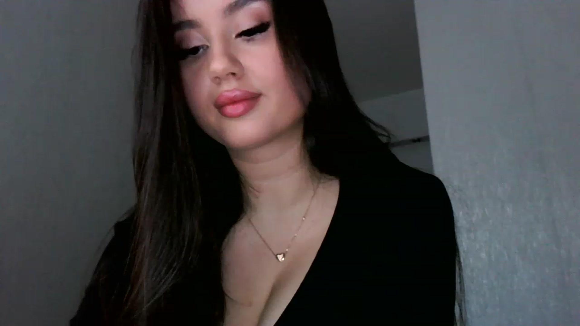 Gallery image thumbnail from Lady_Maddy's myfreecams stream on, 11/22/2022, 13:59 image 20 of 20